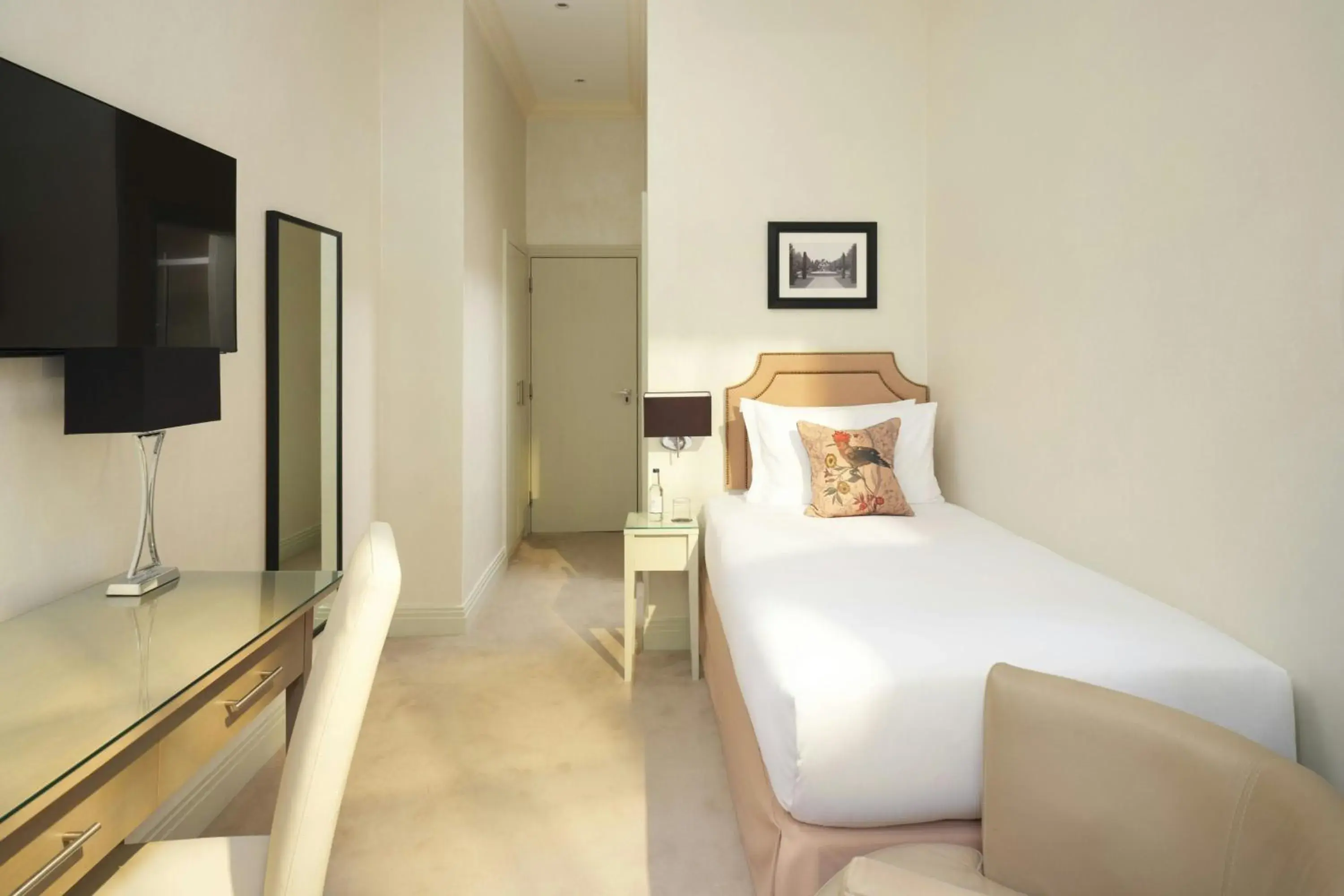 Small Single Room in Hotel Xenia - Autograph Collection Small Single Room in Hotel Xenia - Autograph Collection