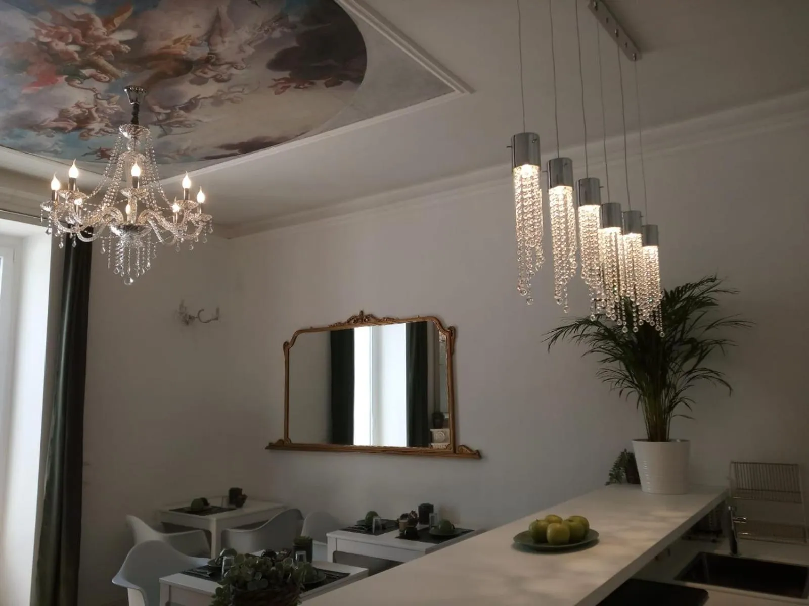 Communal lounge/ TV room in Vittorio Veneto Private SPA