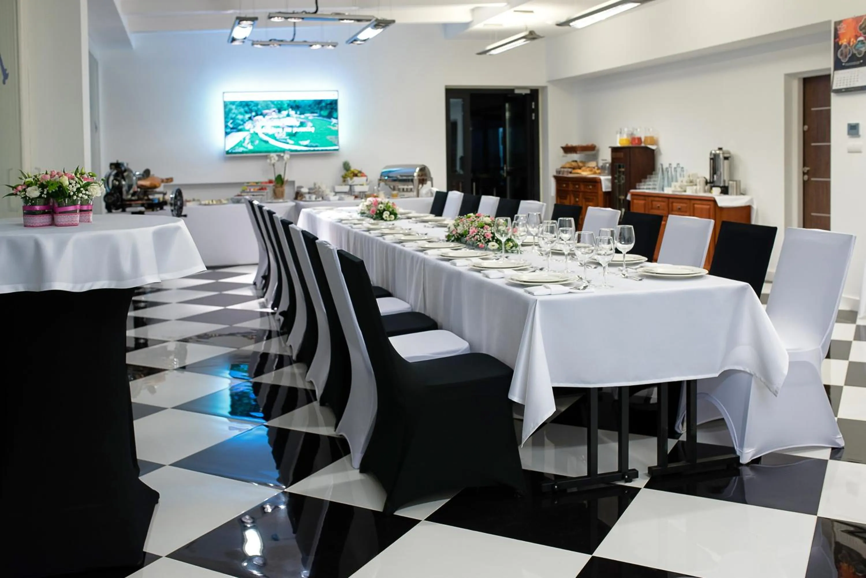 Restaurant/places to eat in Enklawa Białowieska Forest & Spa