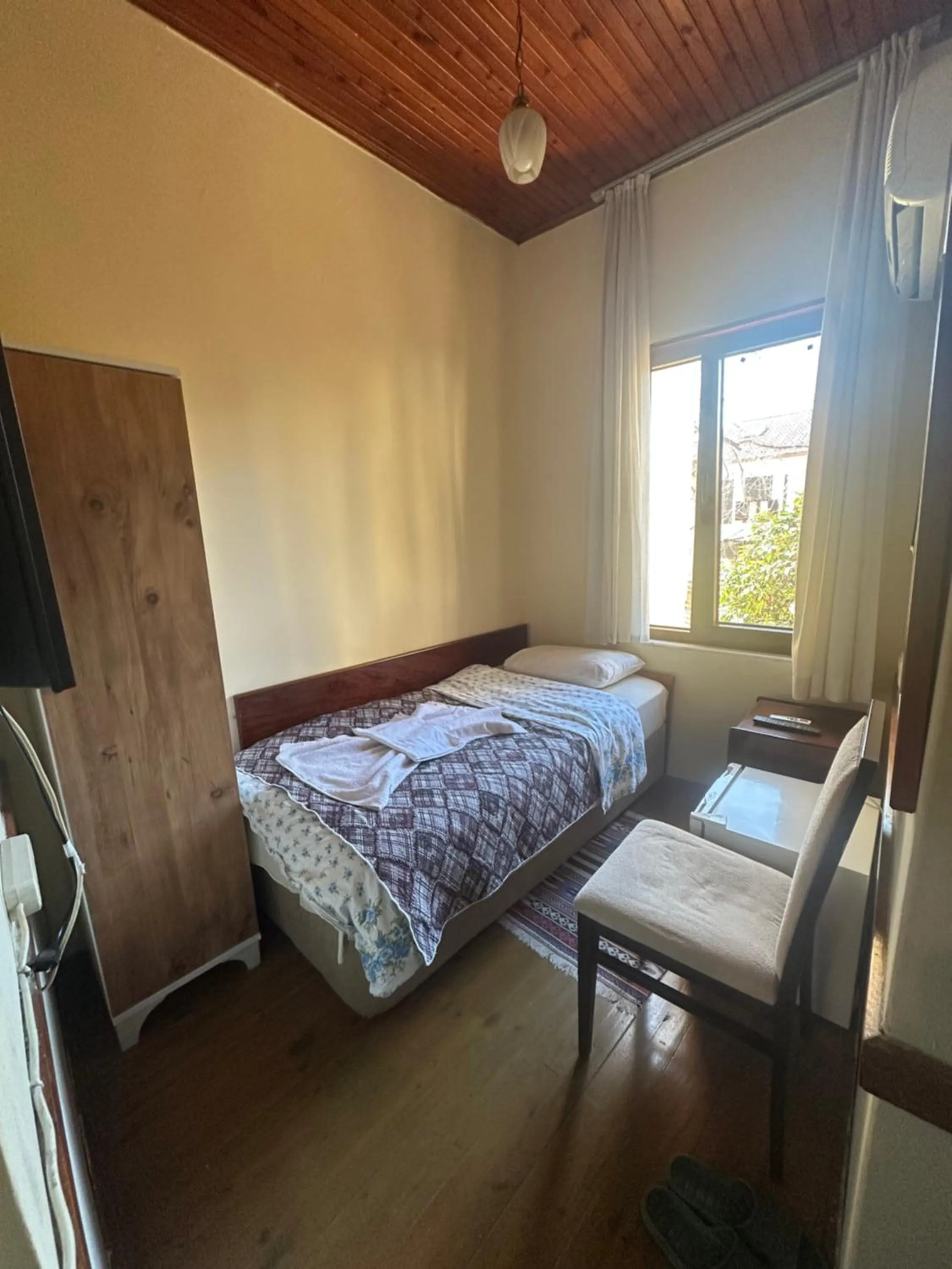 Bedroom, Bed in Kont Pension