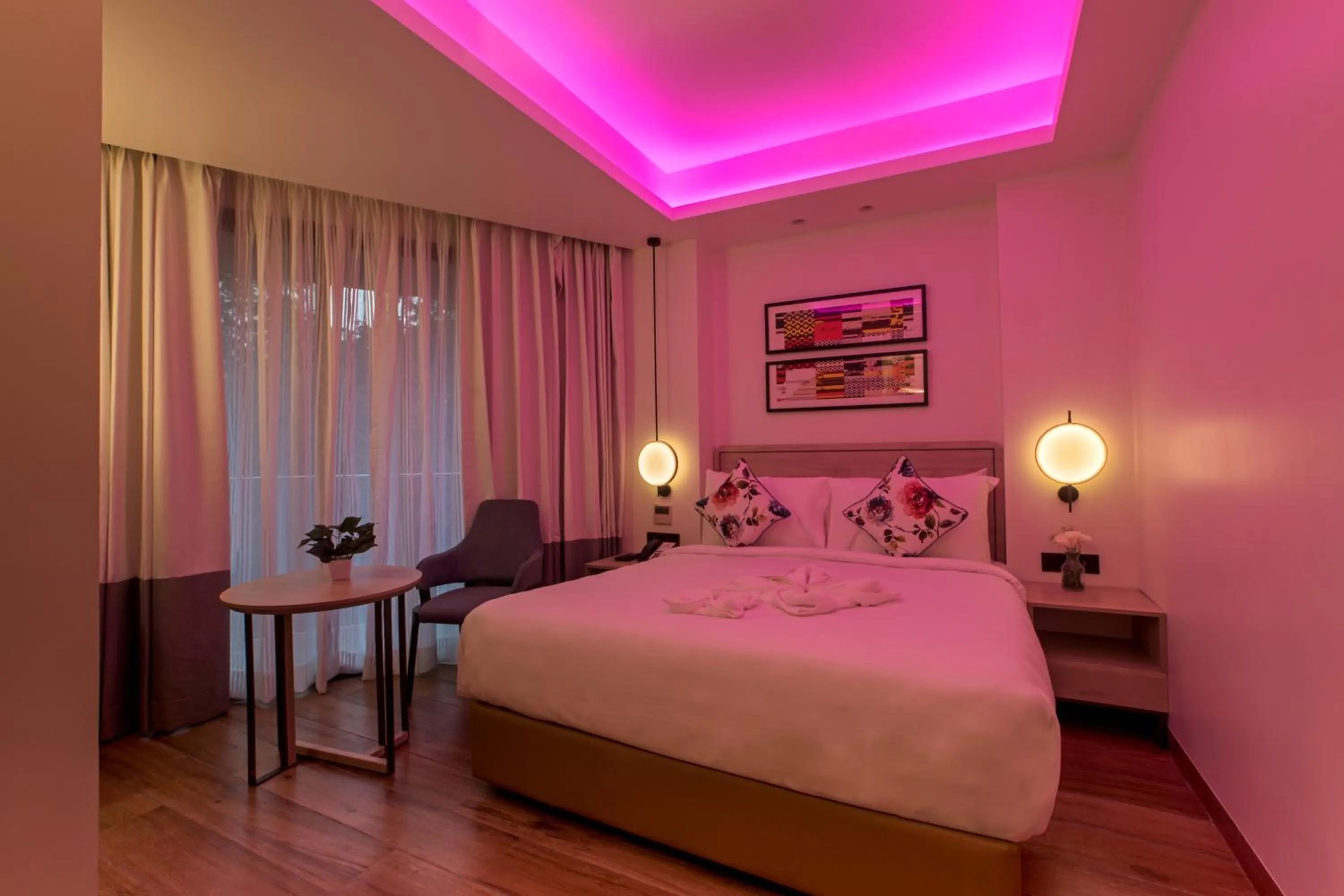 Bed in Regenta SGS Greenotel - Lonavala