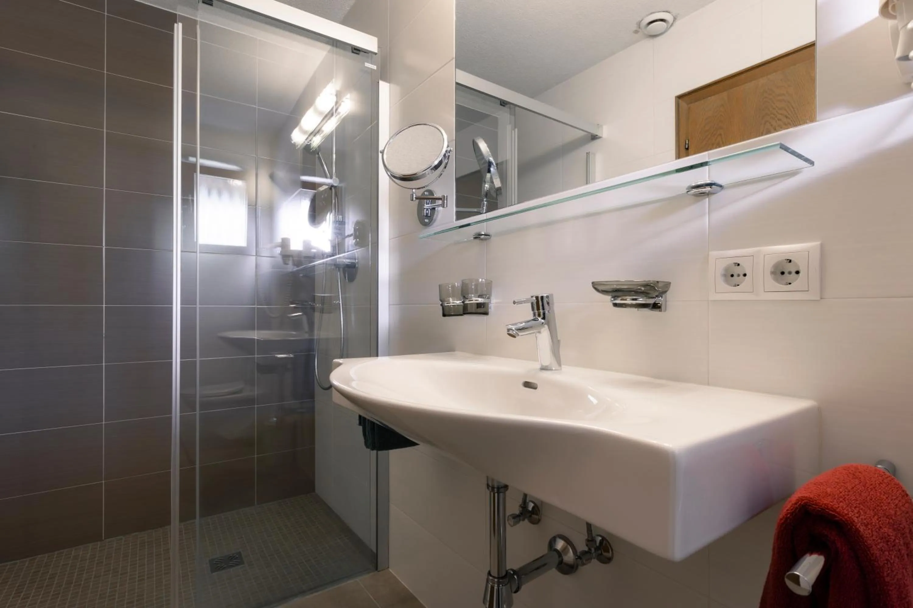 Shower in Apart Jägerheim