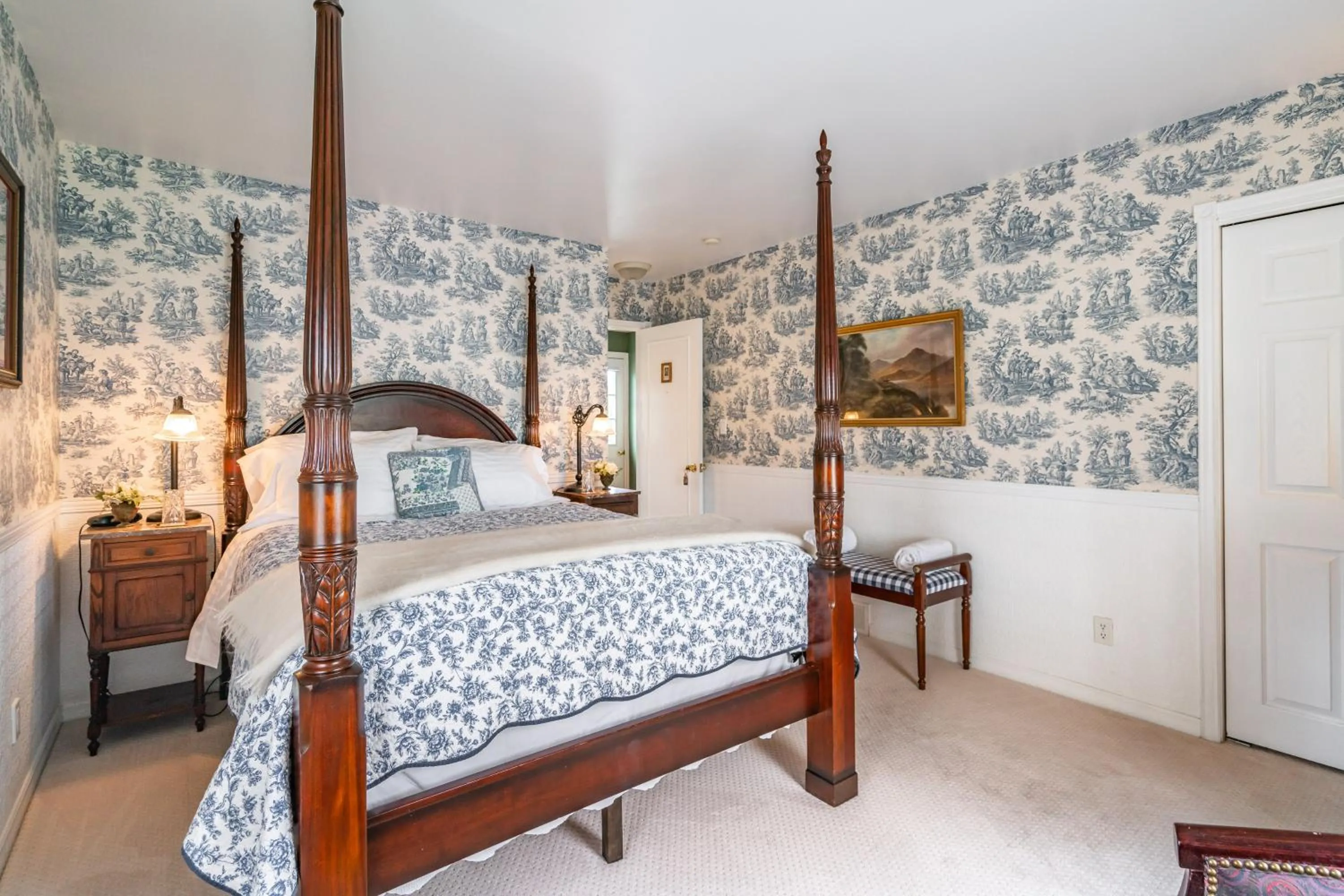 Bedroom, Bed in Abacot Hall Bed & Breakfast