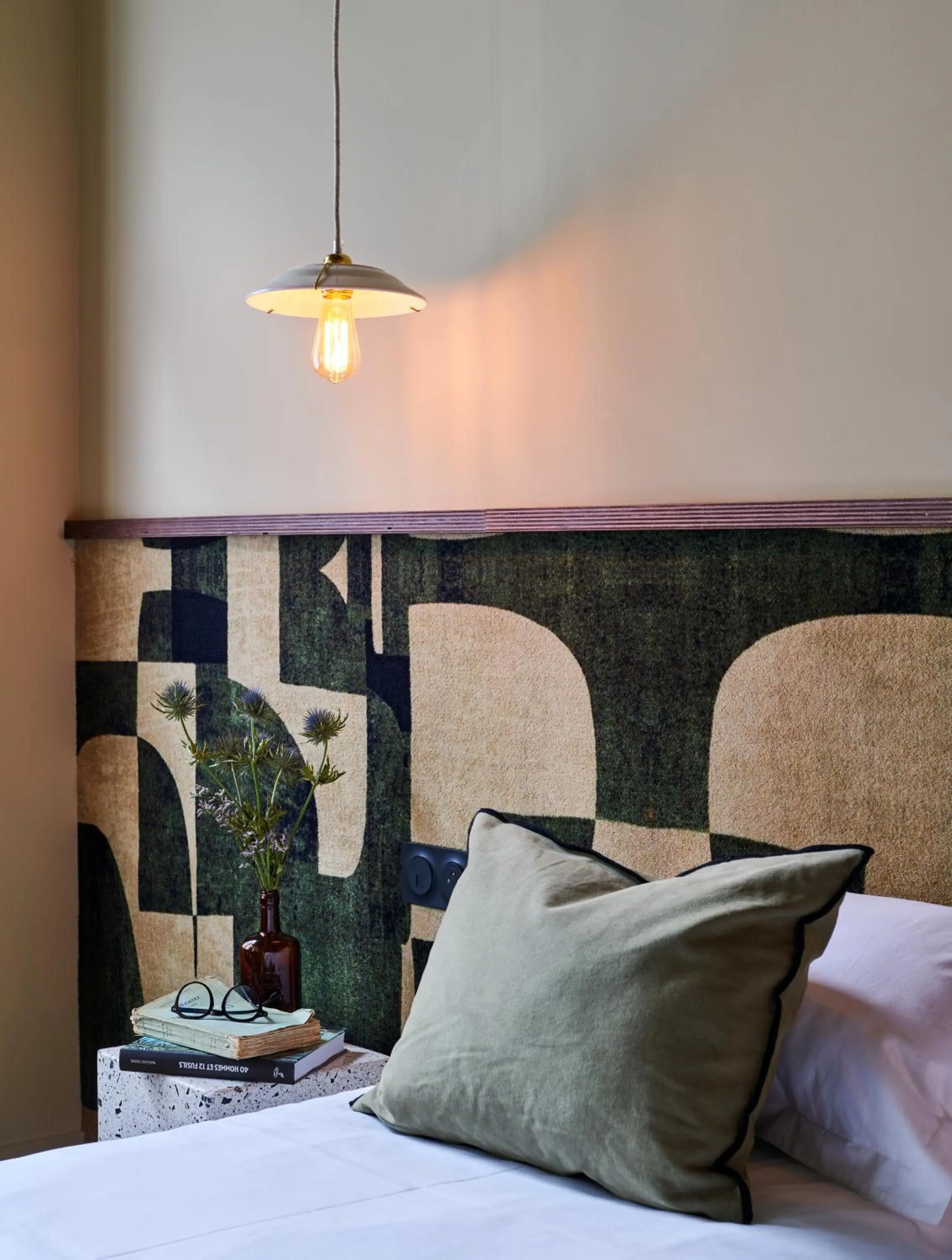 Bed in Hôtel Cartier