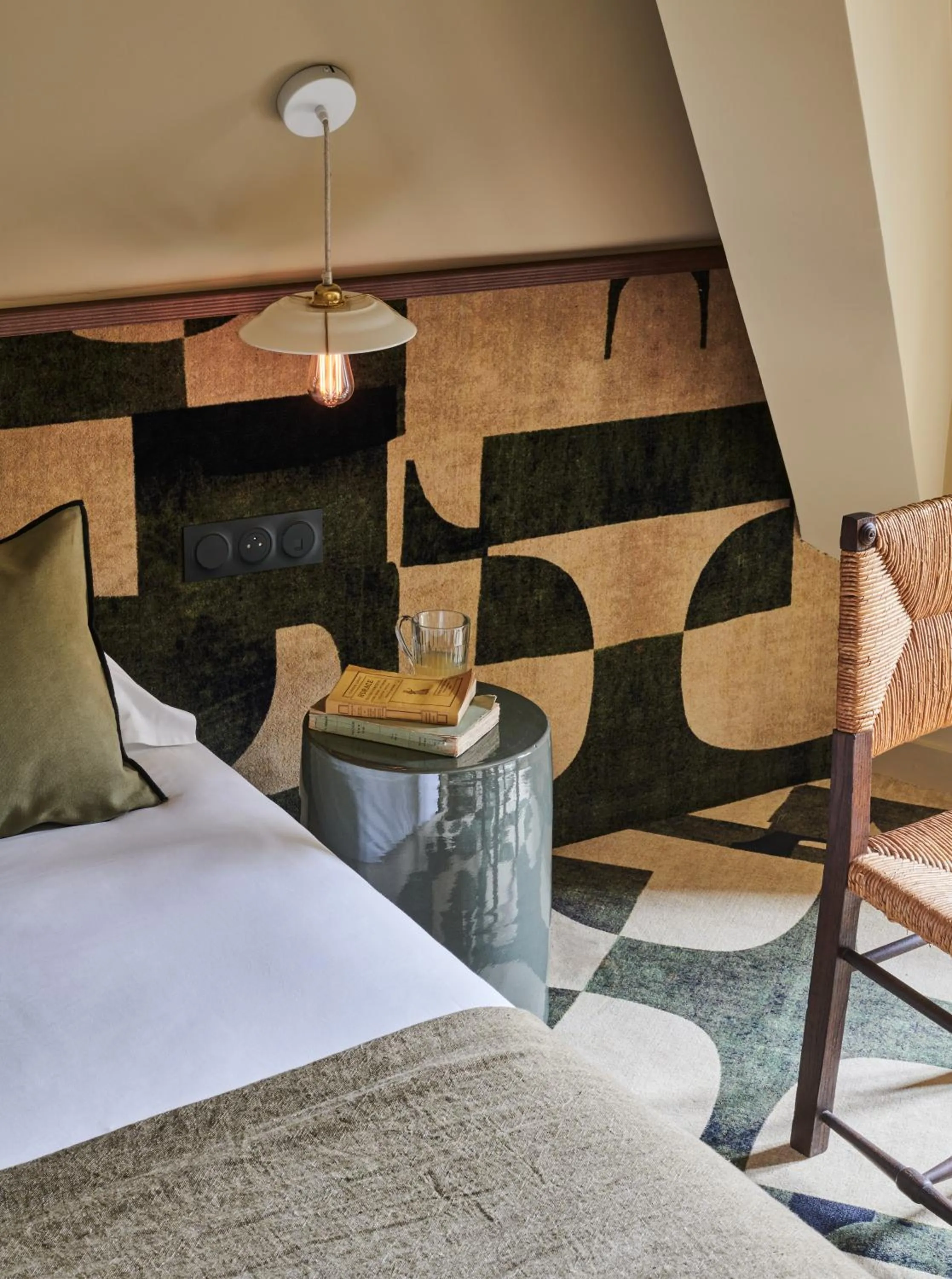 Bed in Hôtel Cartier