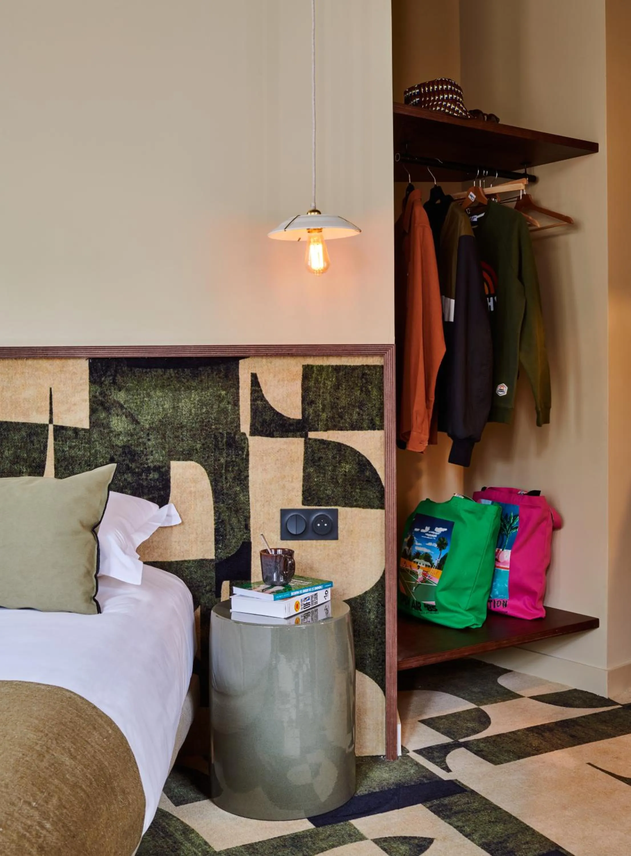 Bed in Hôtel Cartier