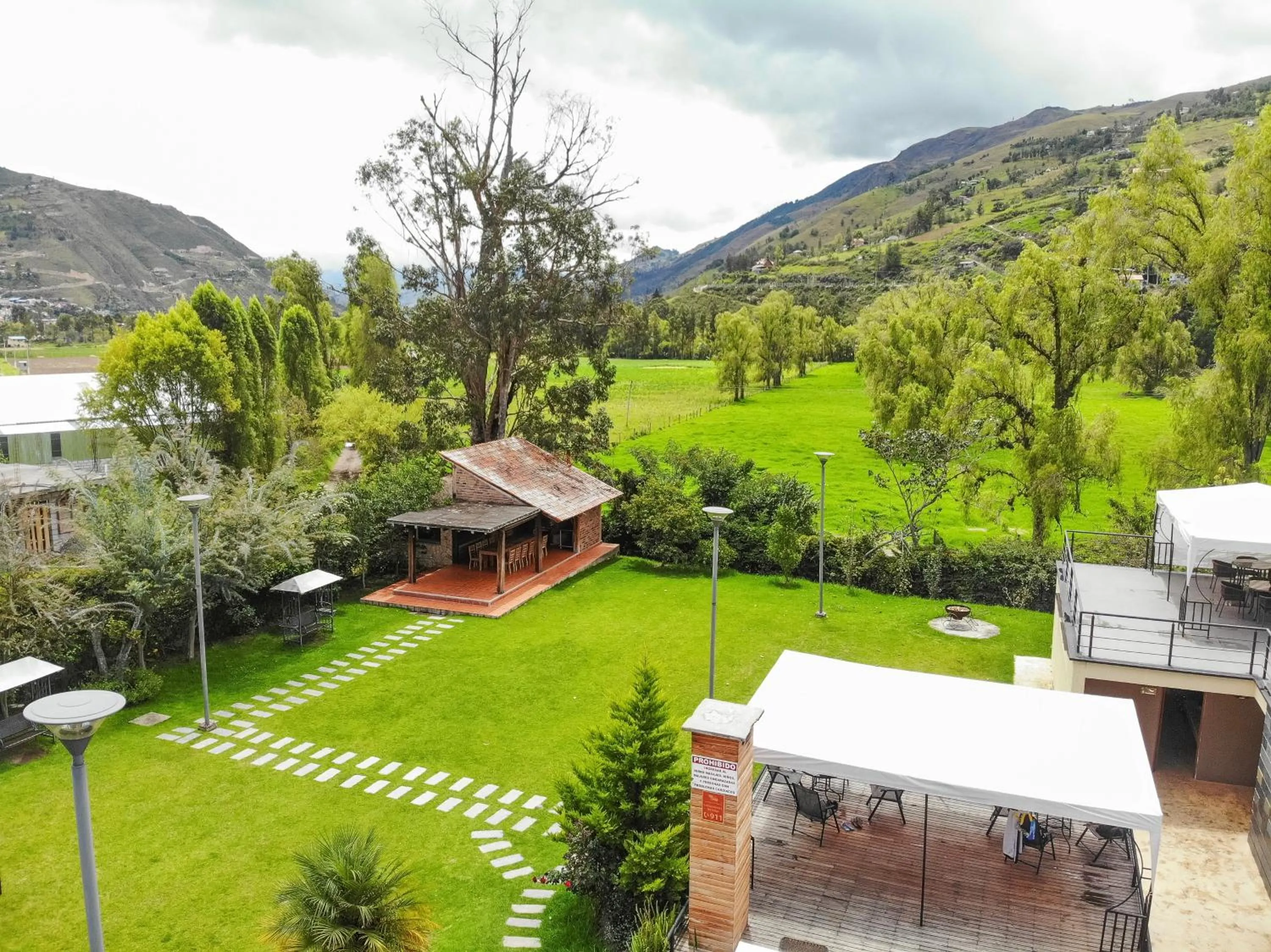 Mountain view in Hosteria Arhaná