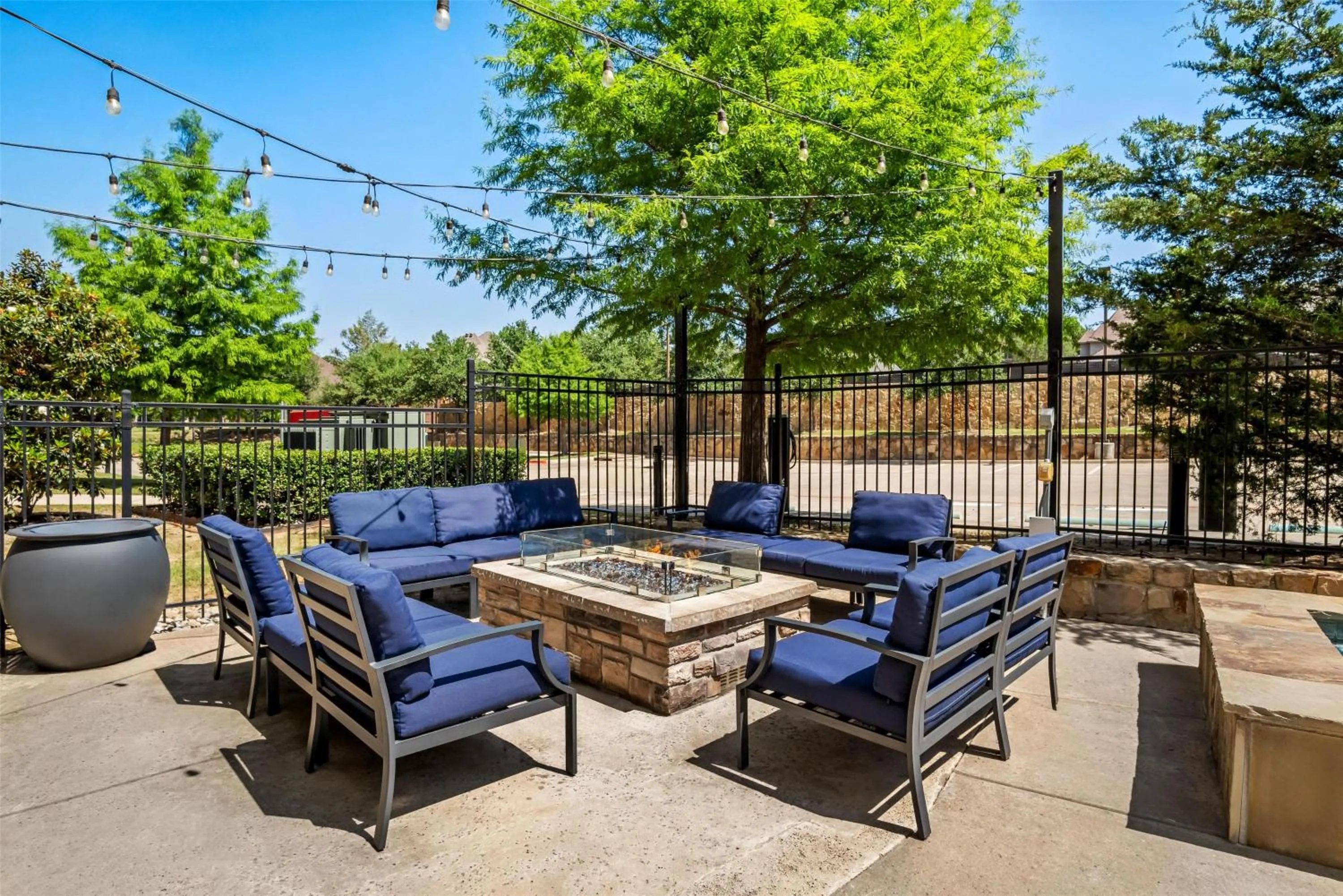 Patio in Hampton Inn and Suites Trophy Club - Fort Worth North