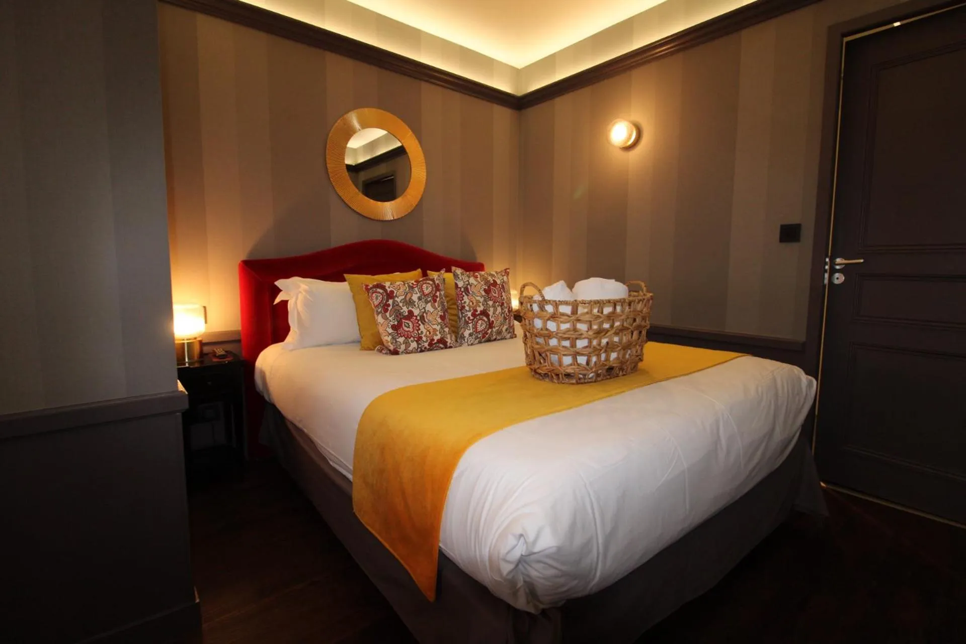 Bedroom, Bed in Hôtel Alexandra