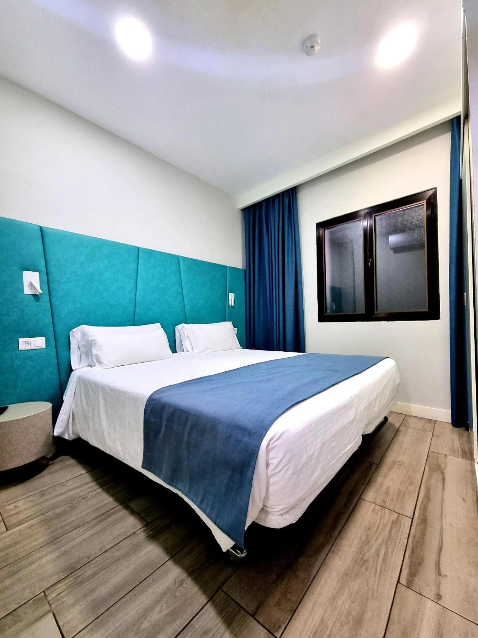 Bedroom, Bed in Hotel Apartamento Bajamar