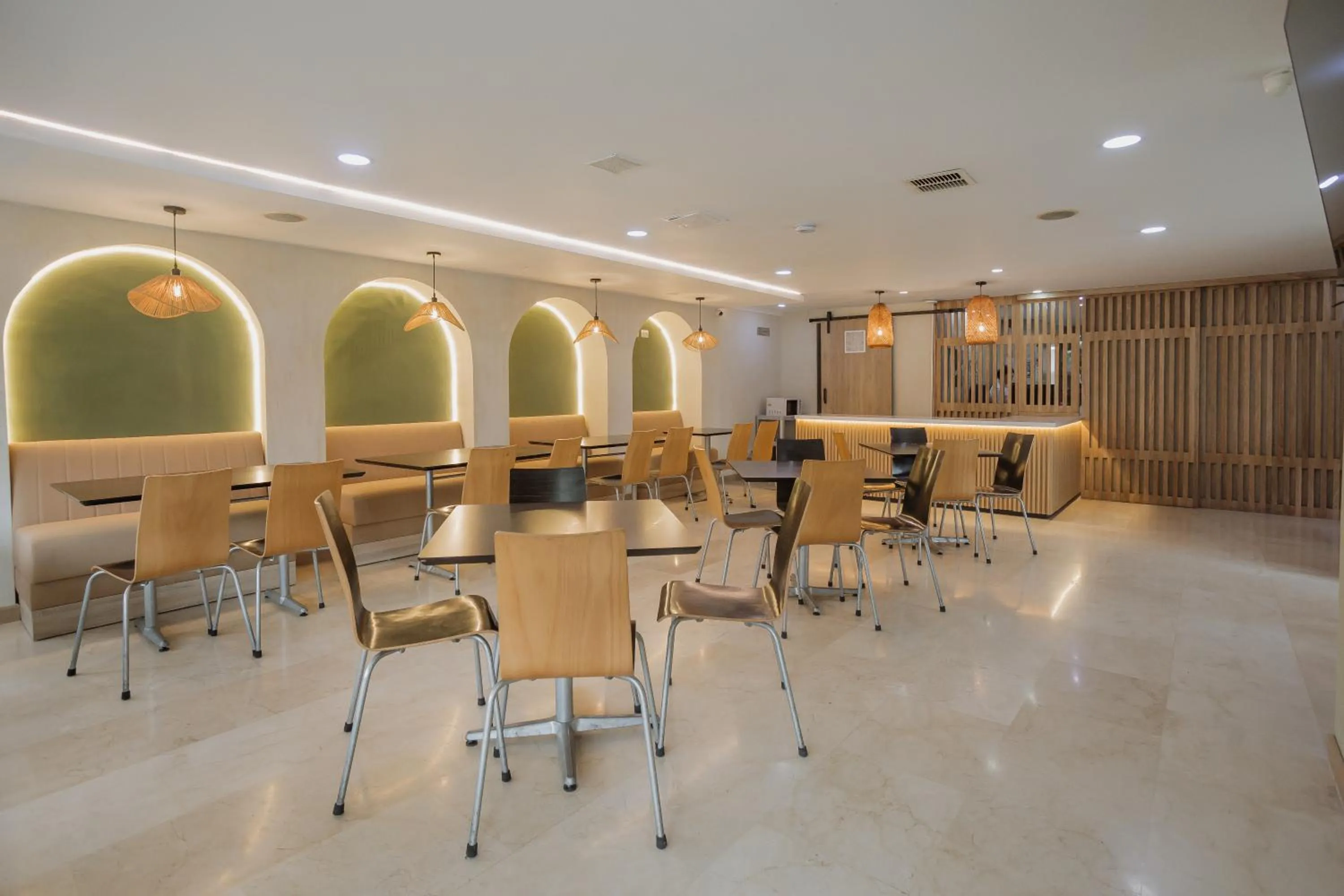 Restaurant/places to eat in Hotel Portón Sabaneta