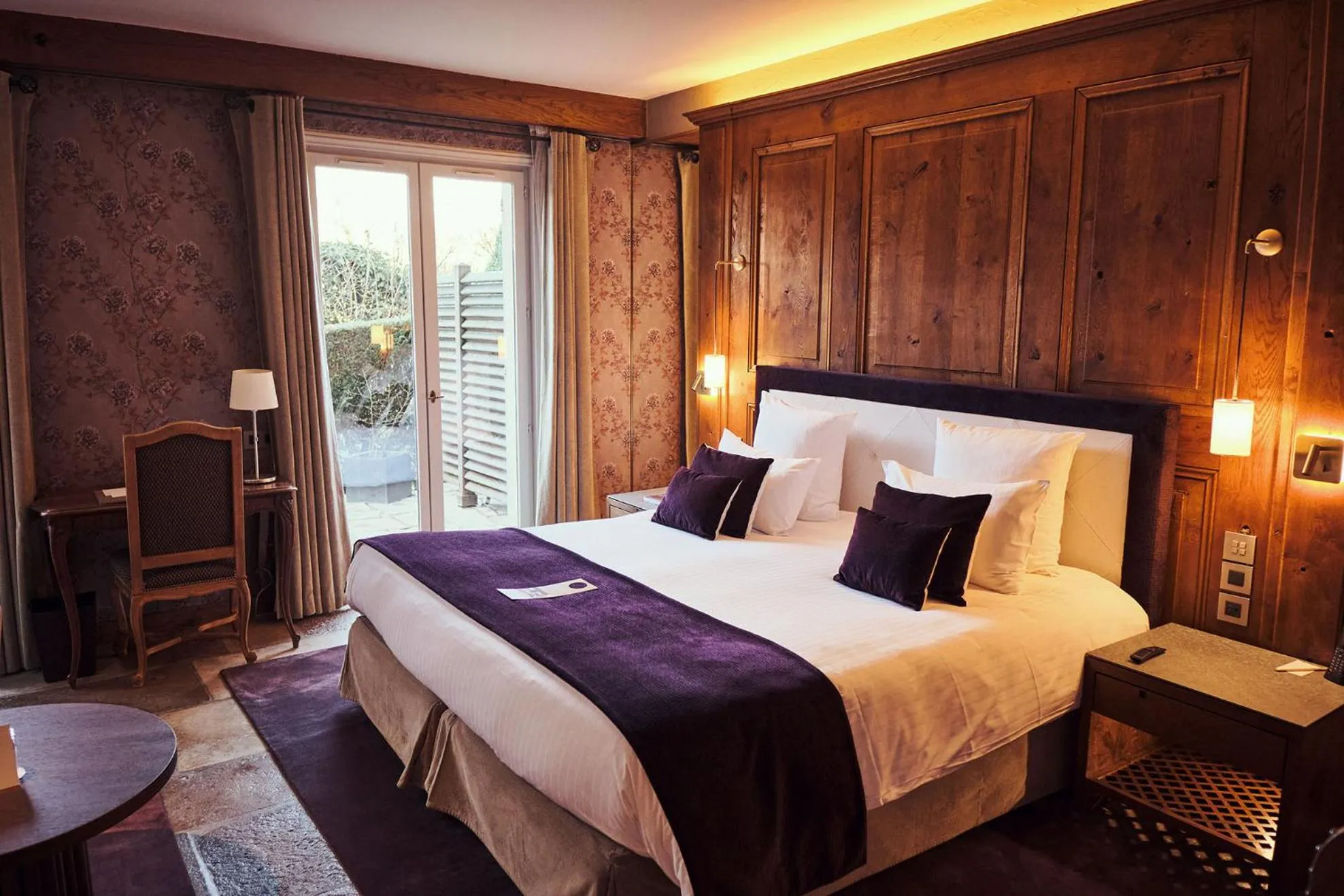 Bedroom, Bed in Relais Bernard Loiseau