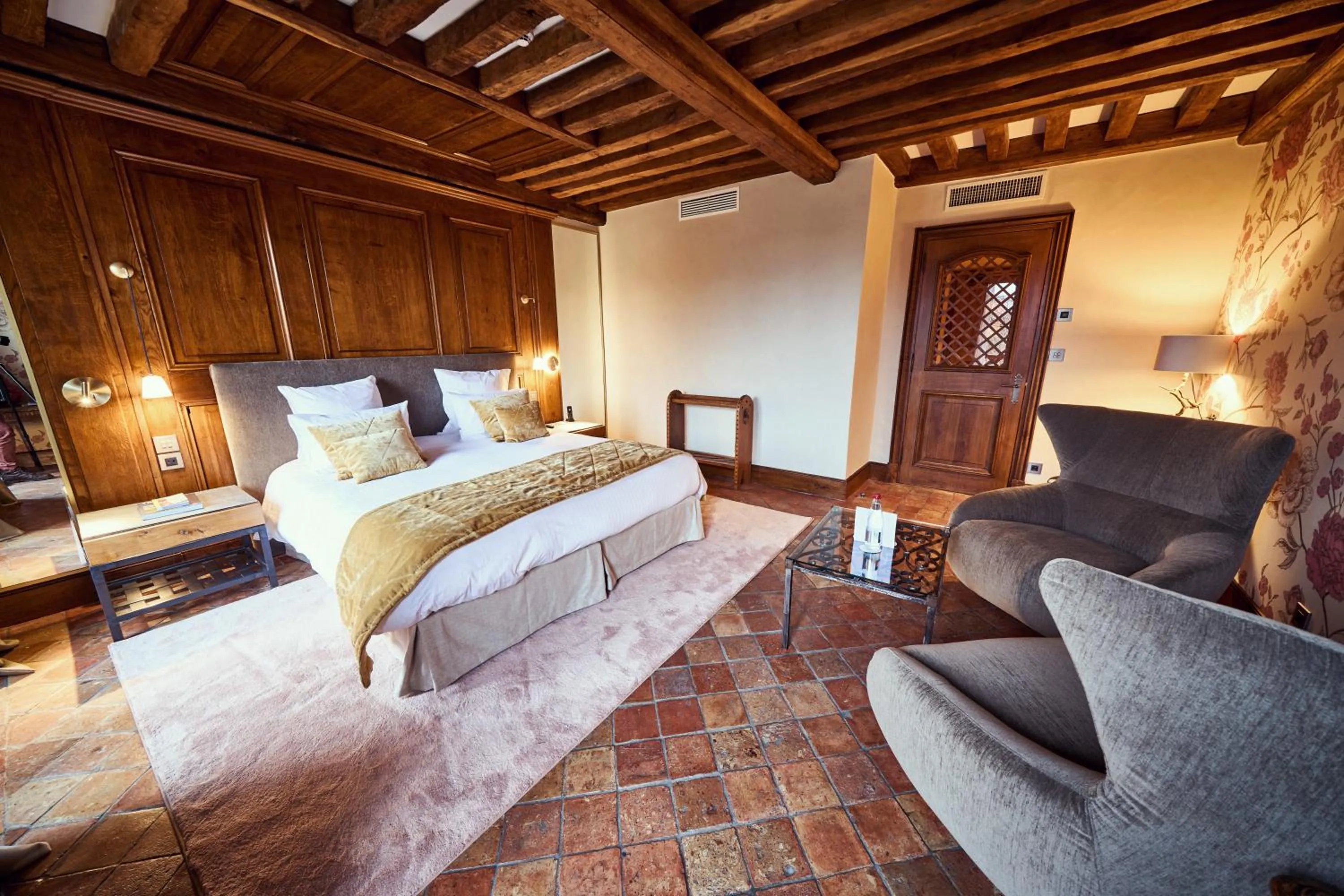 Bedroom, Bed in Relais Bernard Loiseau