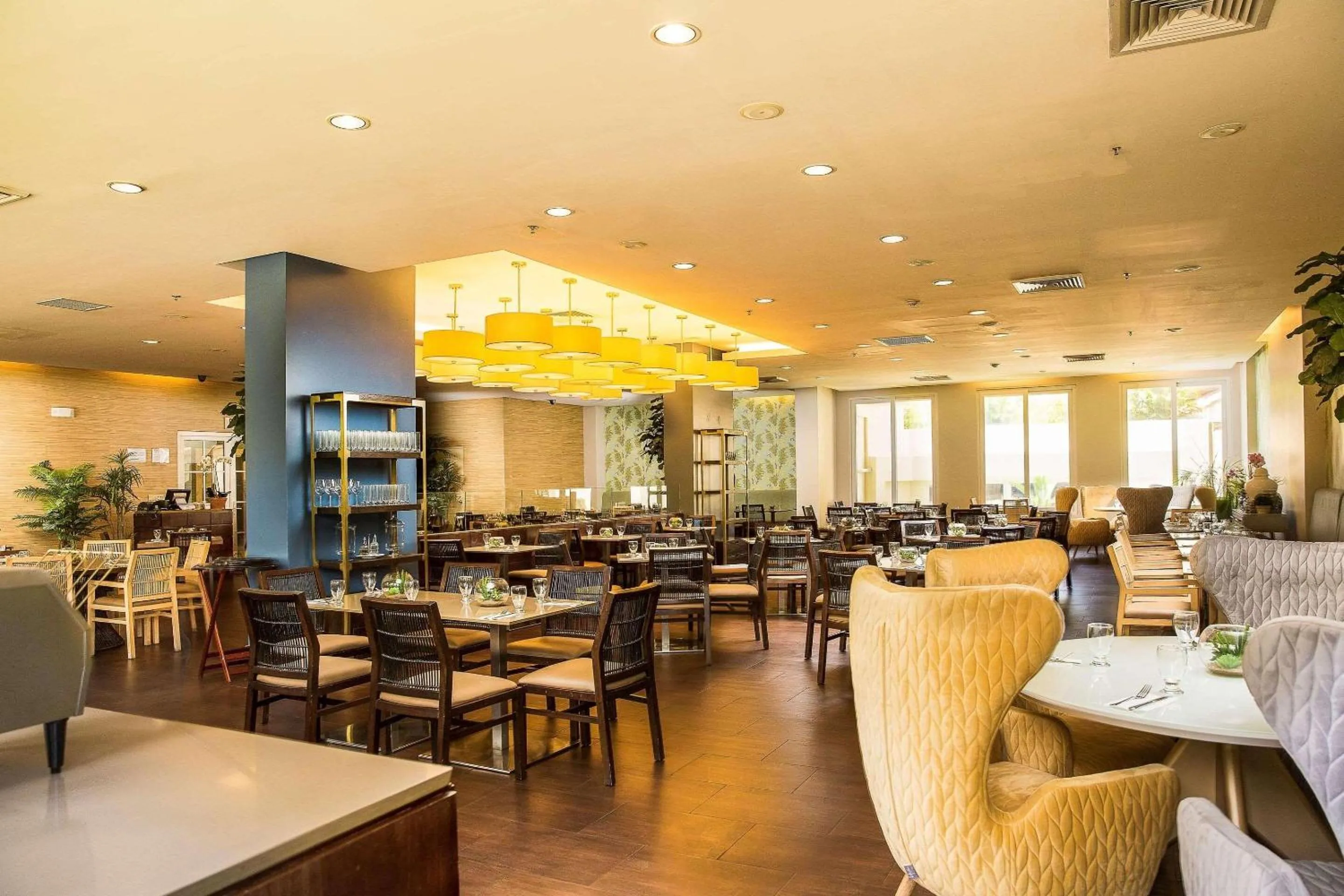 Restaurant/places to eat in Radisson Hotel Panama Canal