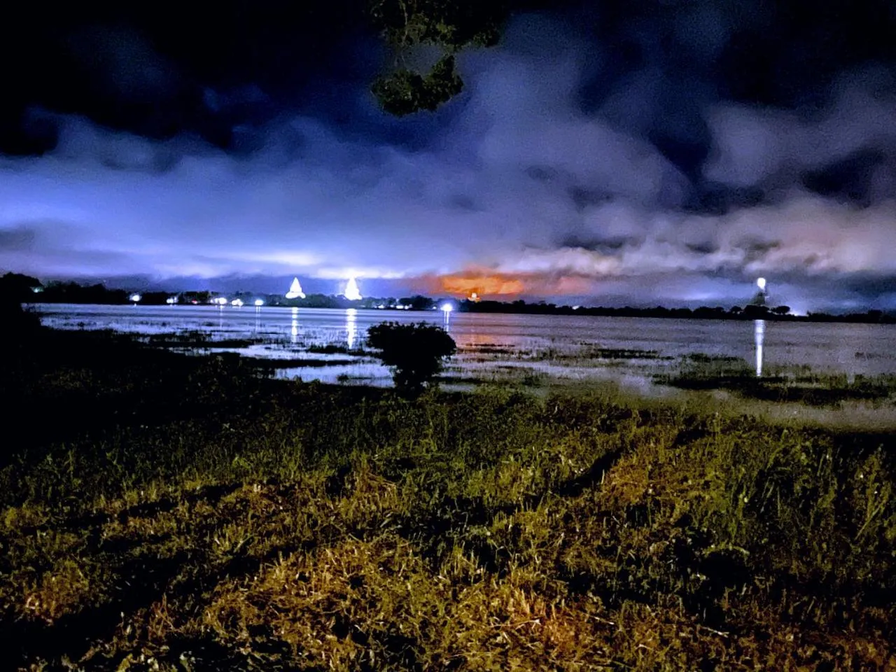Natural landscape in The Lake Forest Hotel