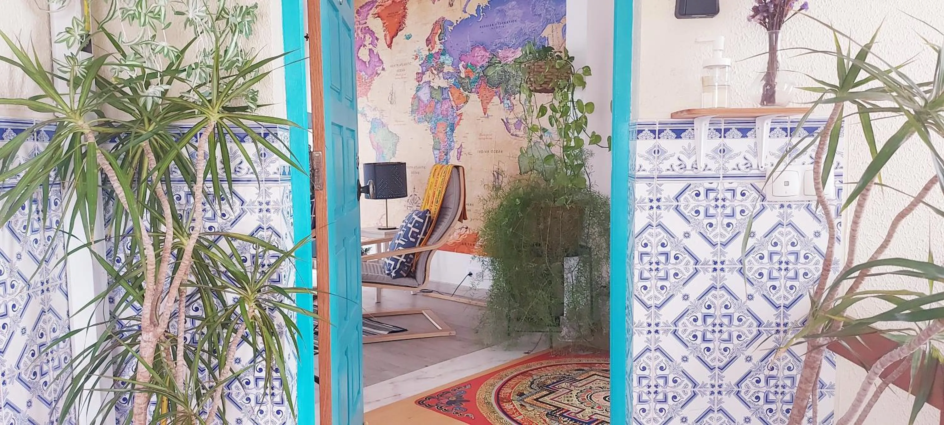 Facade/entrance in Paz & Amor Guest House - Peace & Love