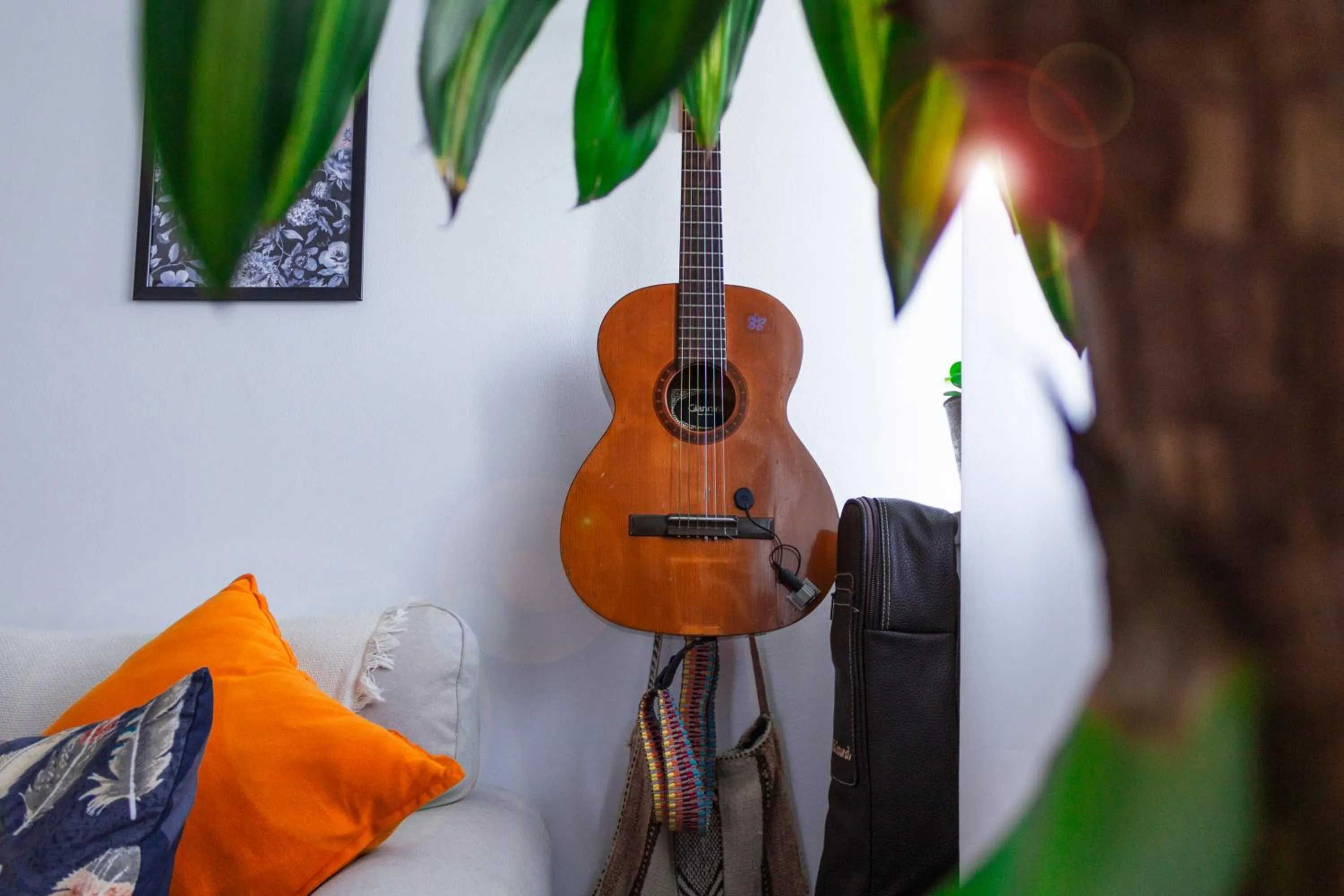 Communal lounge/ TV room in Paz & Amor Guest House - Peace & Love