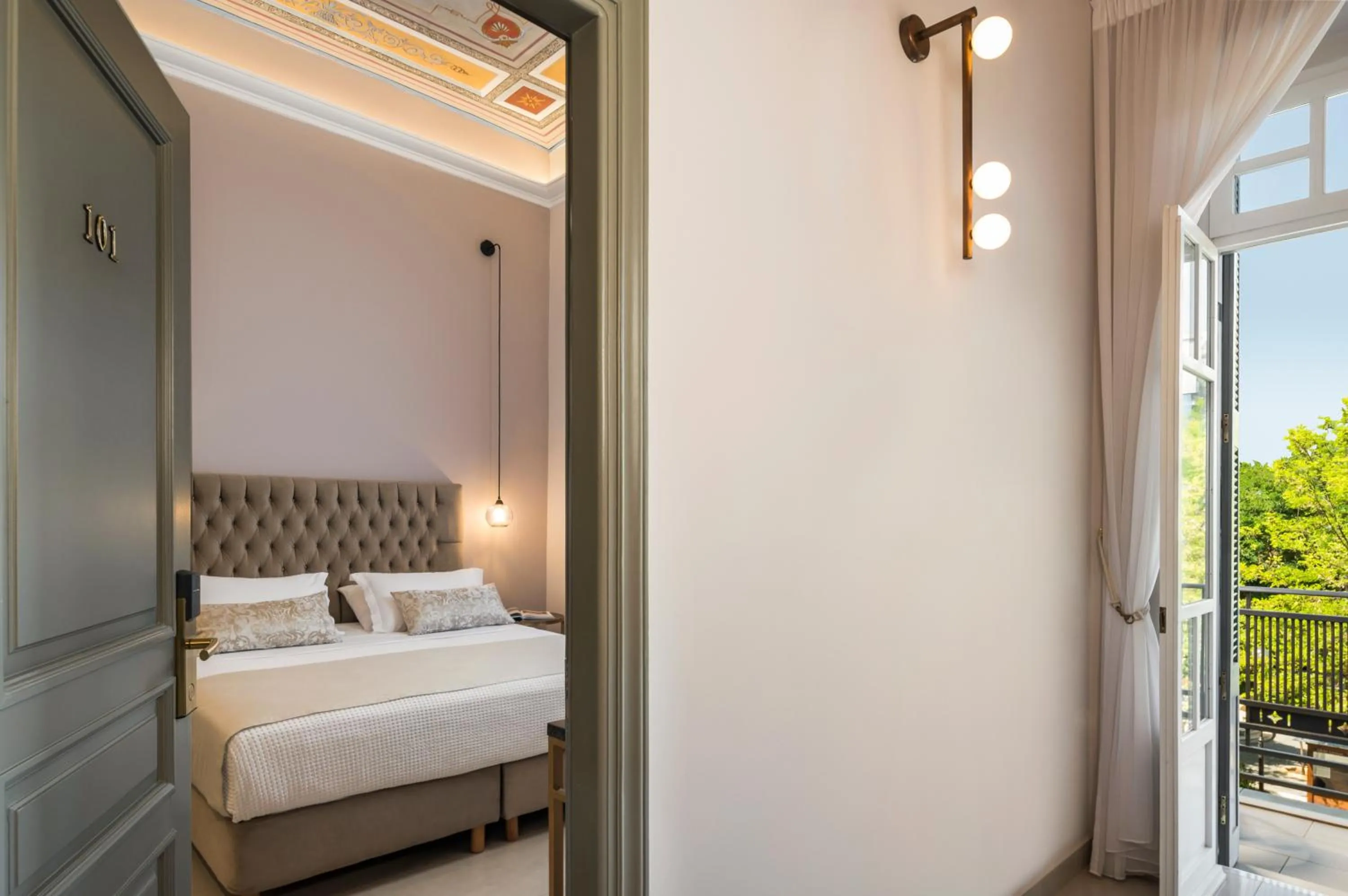 Bed in Plaza 1866 Superior City Rooms