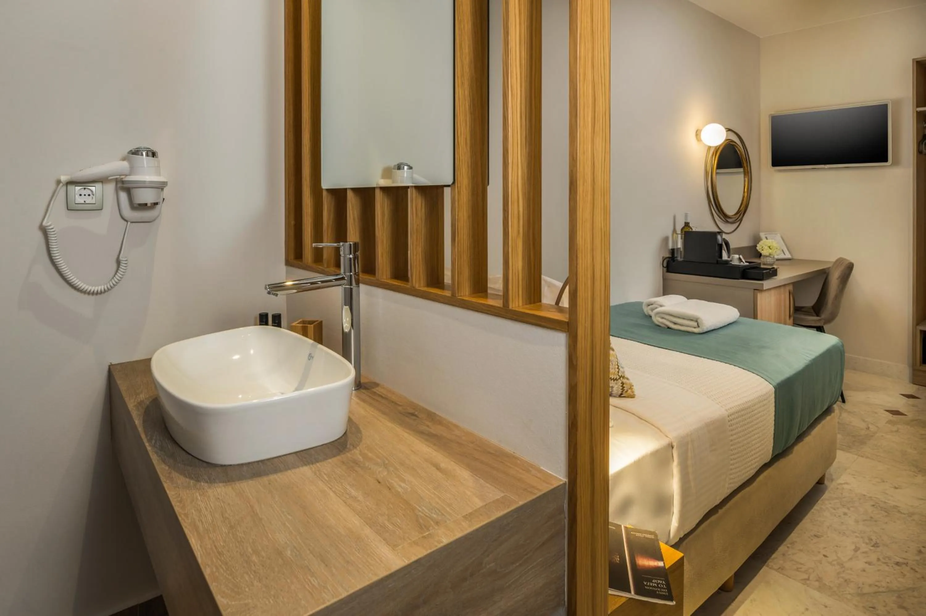 Bed in Plaza 1866 Superior City Rooms