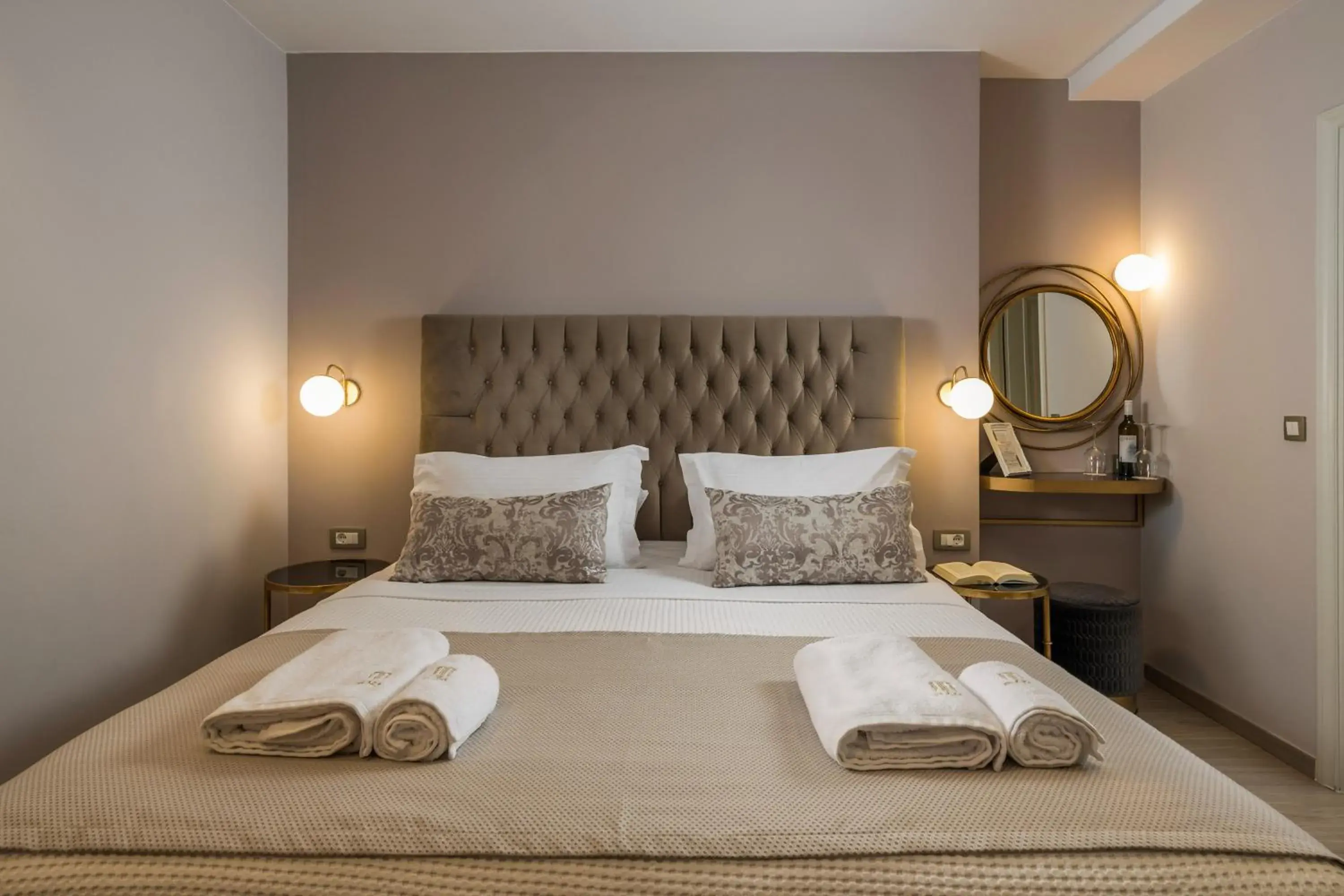 Two-Bedroom Suite with Internal View in Plaza 1866 Superior City Rooms Two-Bedroom Suite with Internal View in Plaza 1866 Superior City Rooms