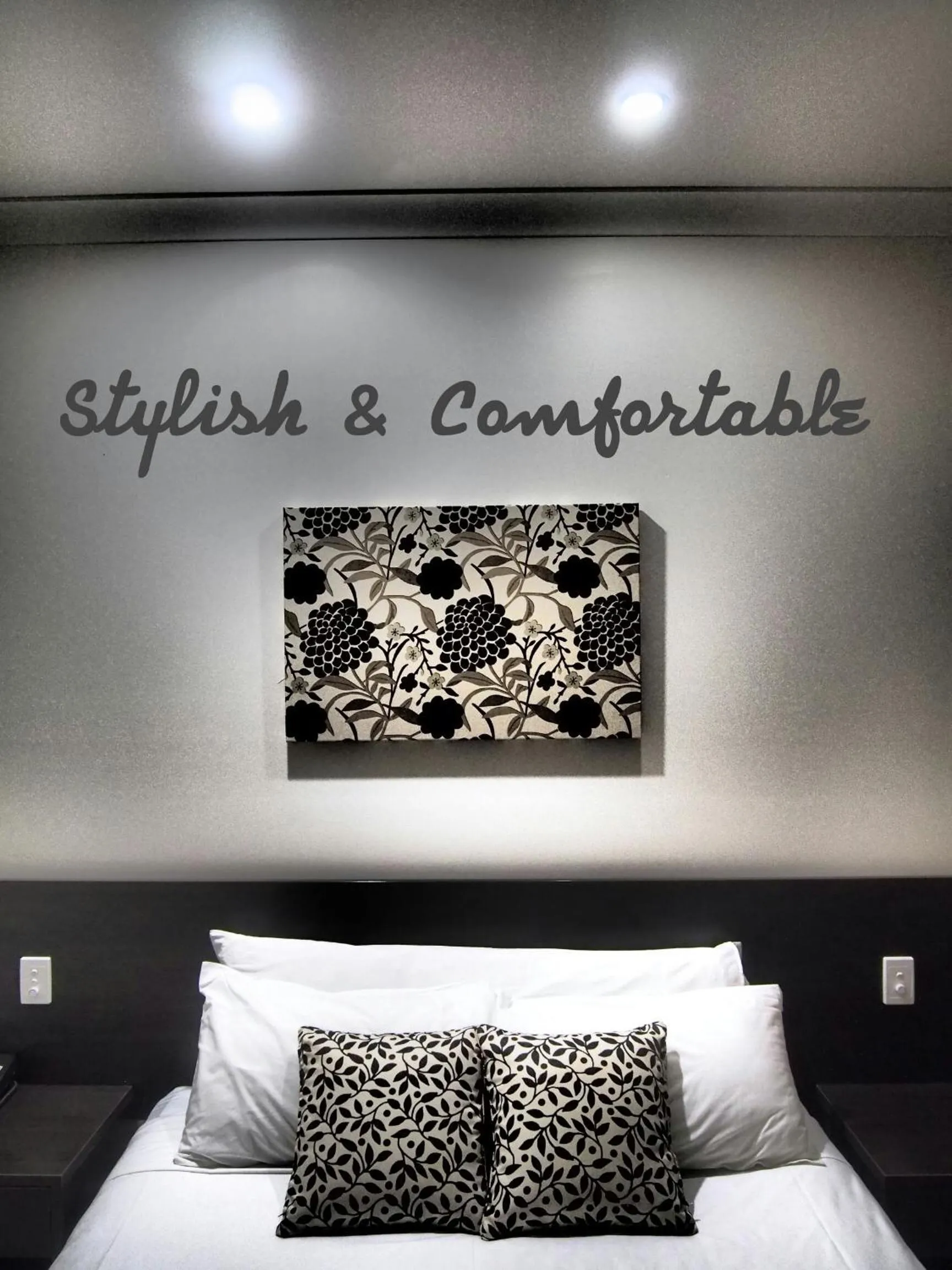 Bed in Injune Motor Inn