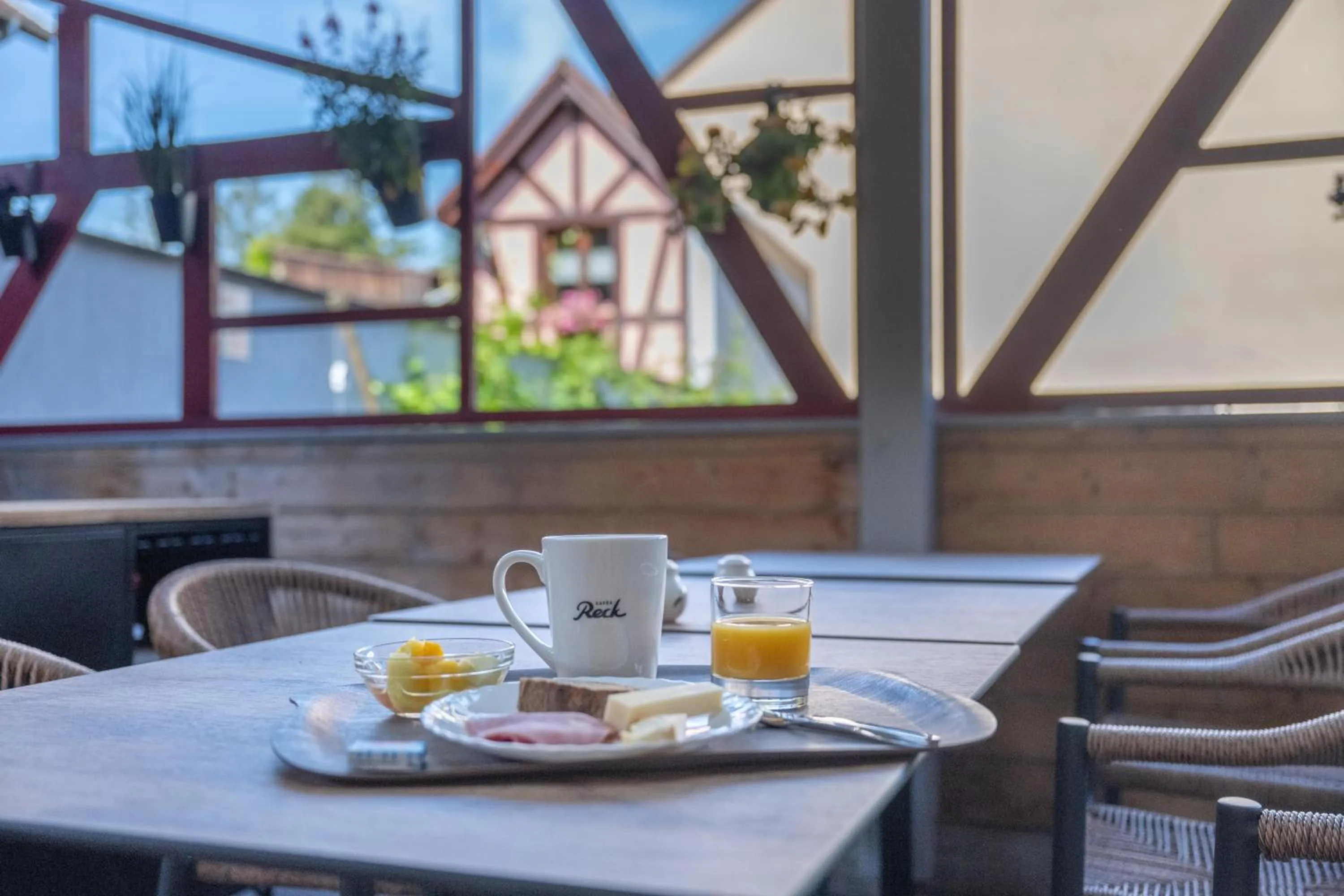 Patio in Hotel Colmar Vignes Eguisheim