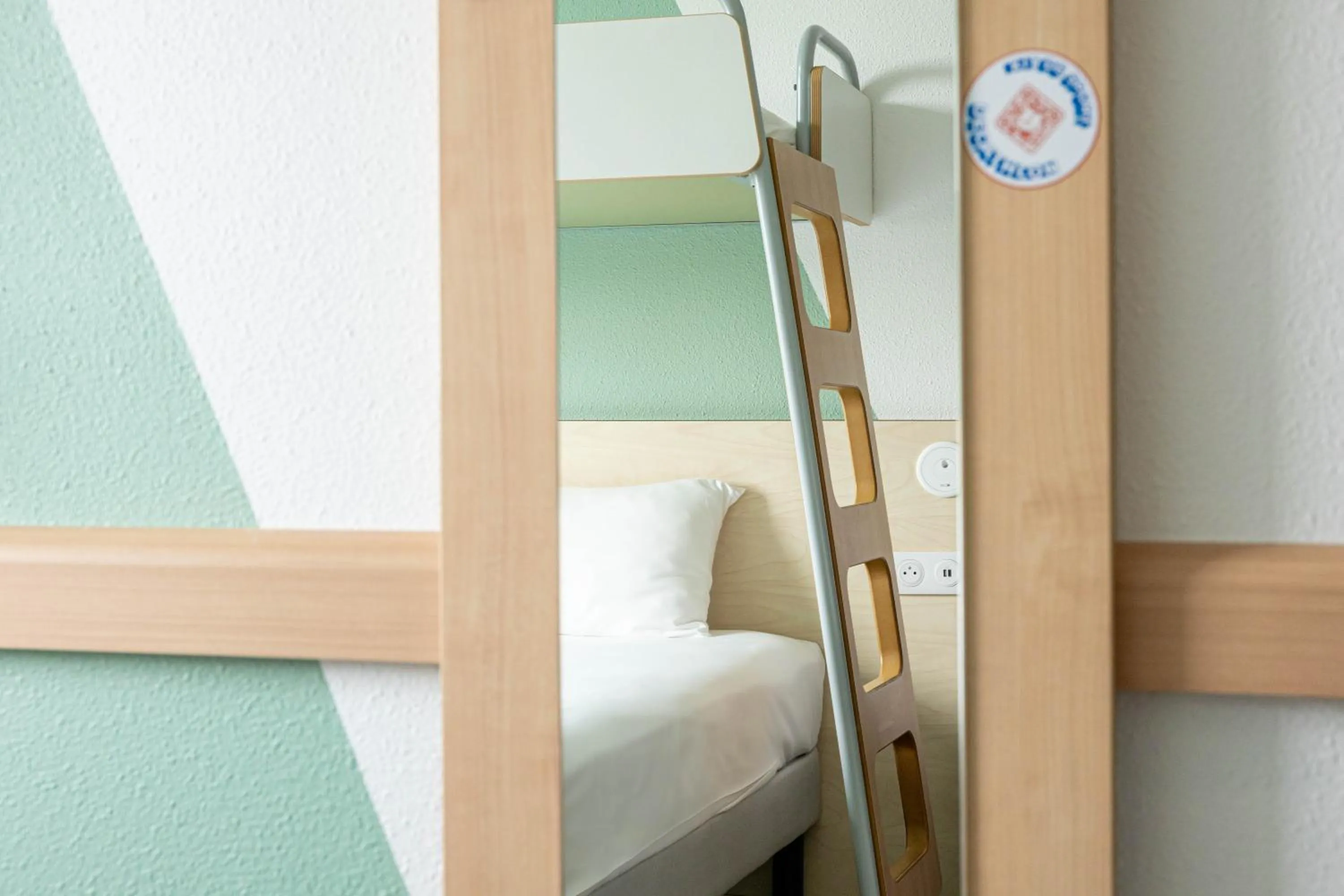 Bed in ibis budget Toulouse Aeroport