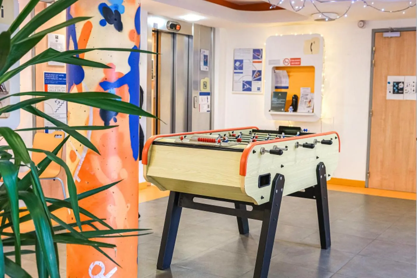 Lobby or reception in ibis budget Toulouse Aeroport