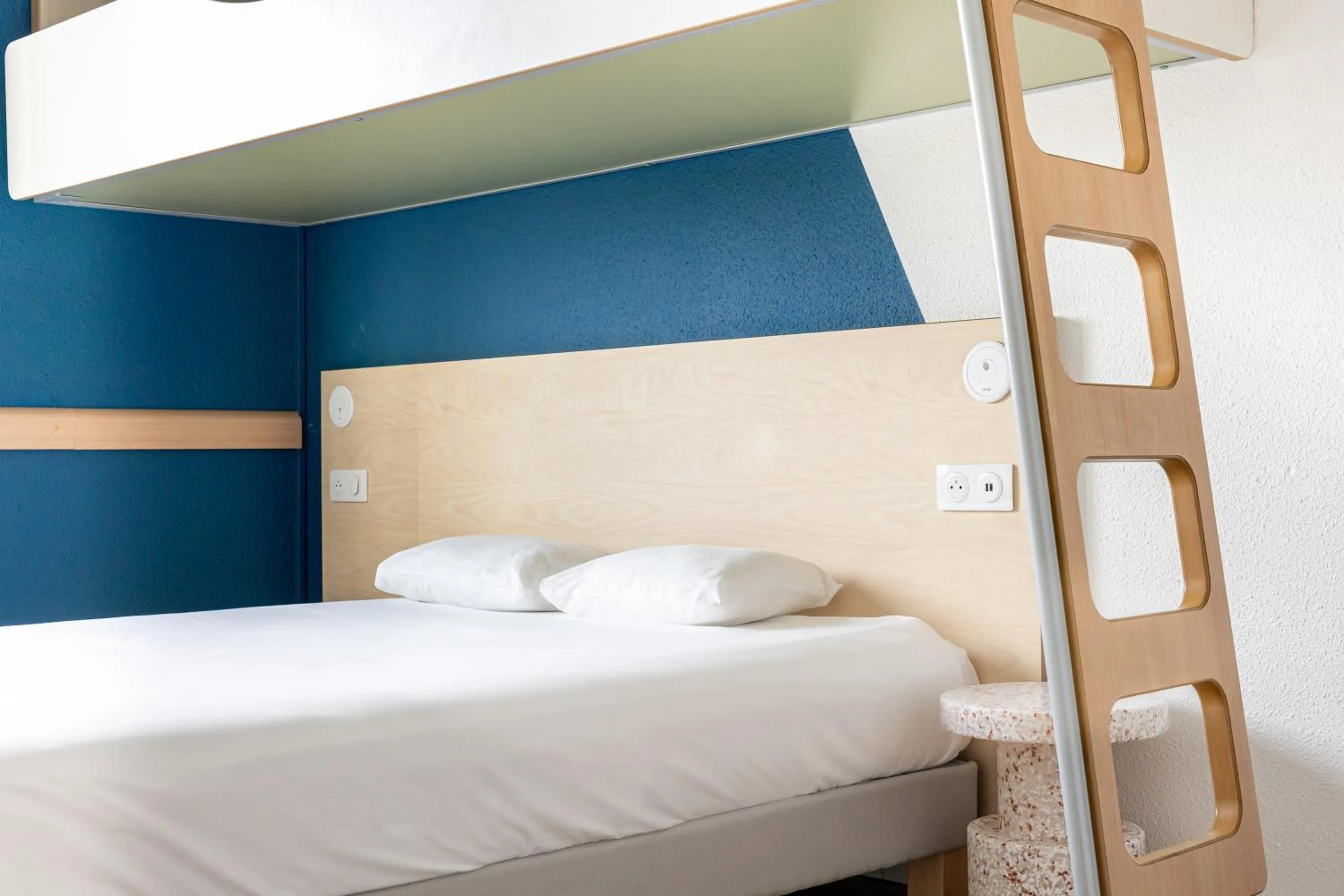 Bed in ibis budget Toulouse Aeroport