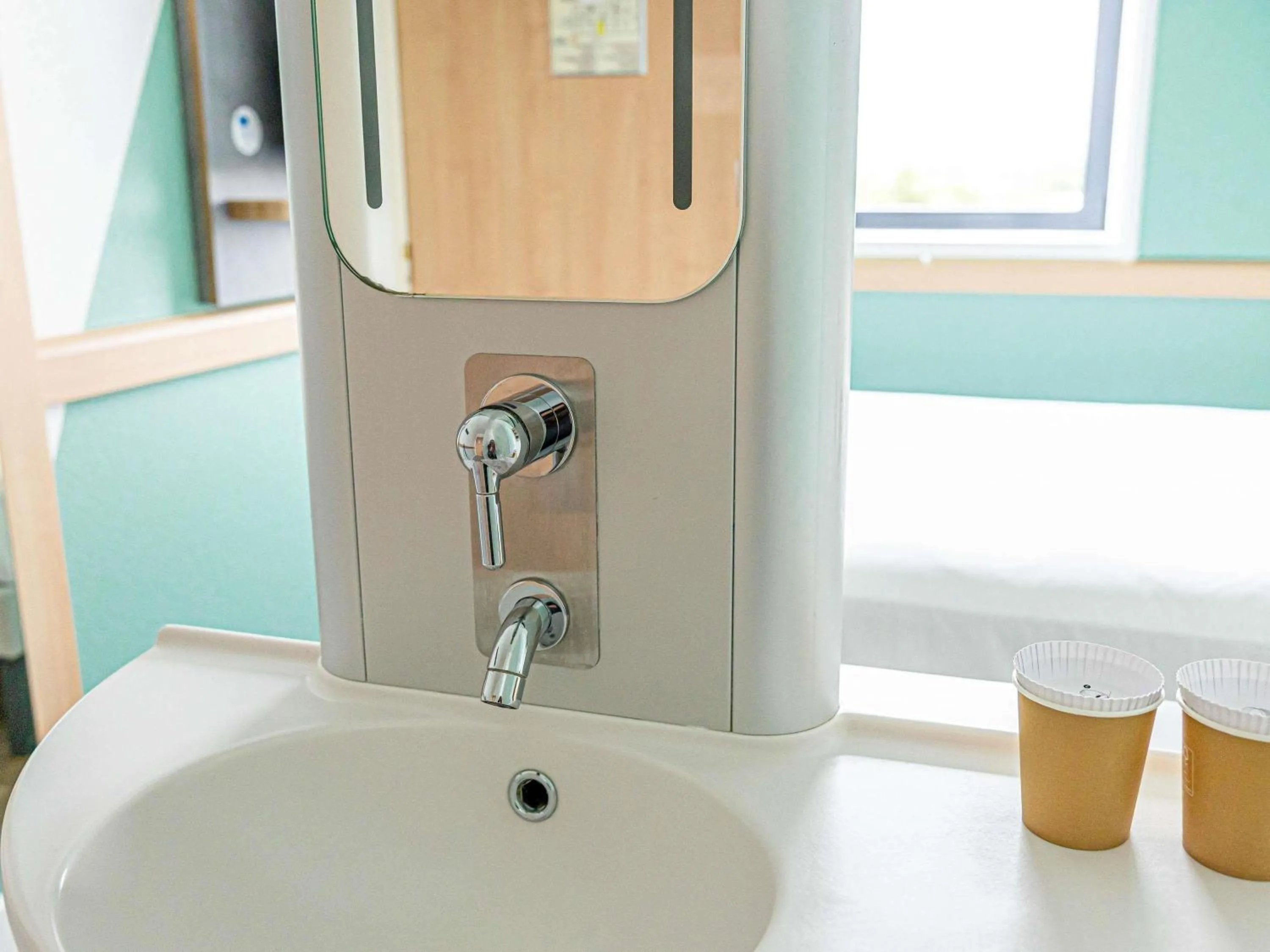 Bedroom in ibis budget Toulouse Aeroport