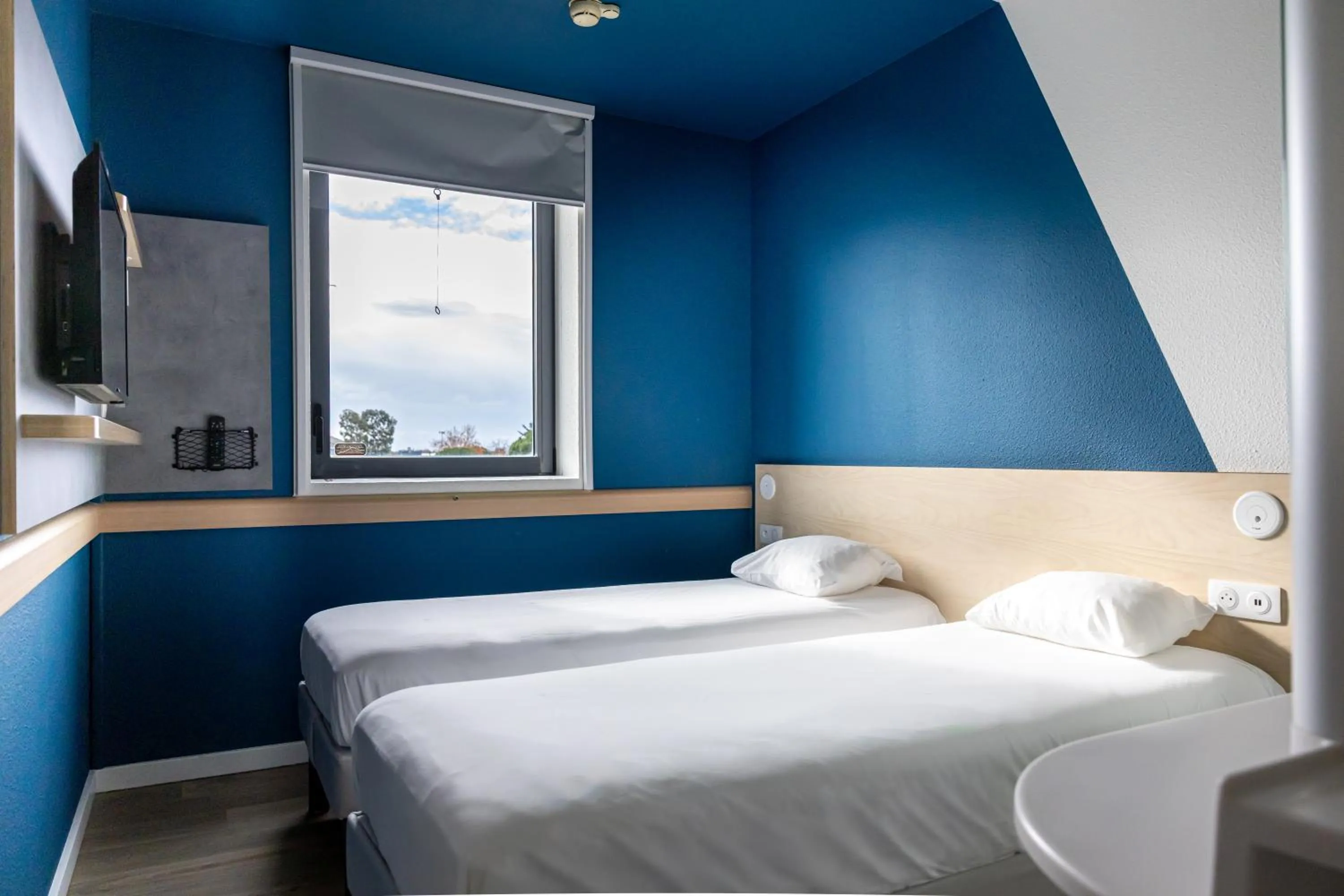 Bed in ibis budget Toulouse Aeroport