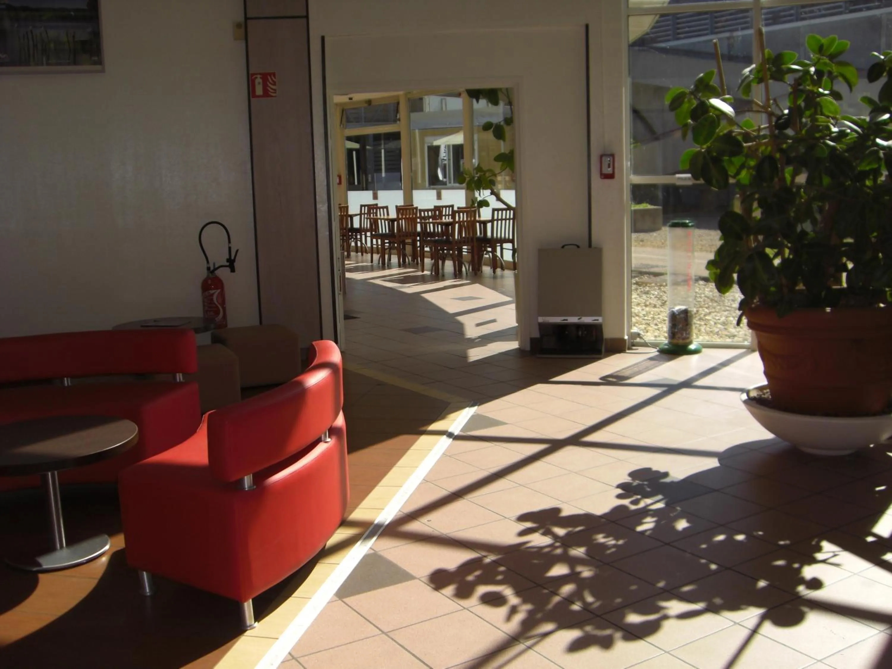 Communal lounge/ TV room in ibis Bourg Jasseron/Teyssonge