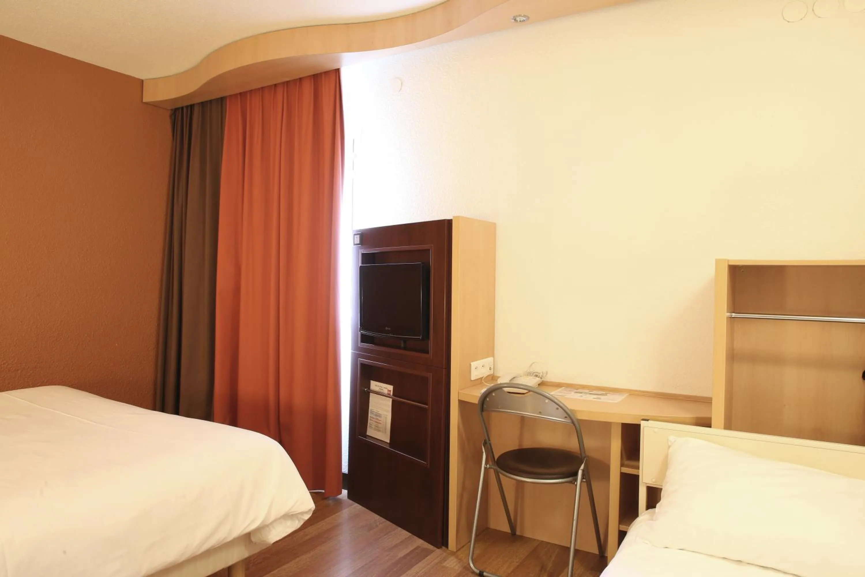 Bed in ibis Bourg Jasseron/Teyssonge