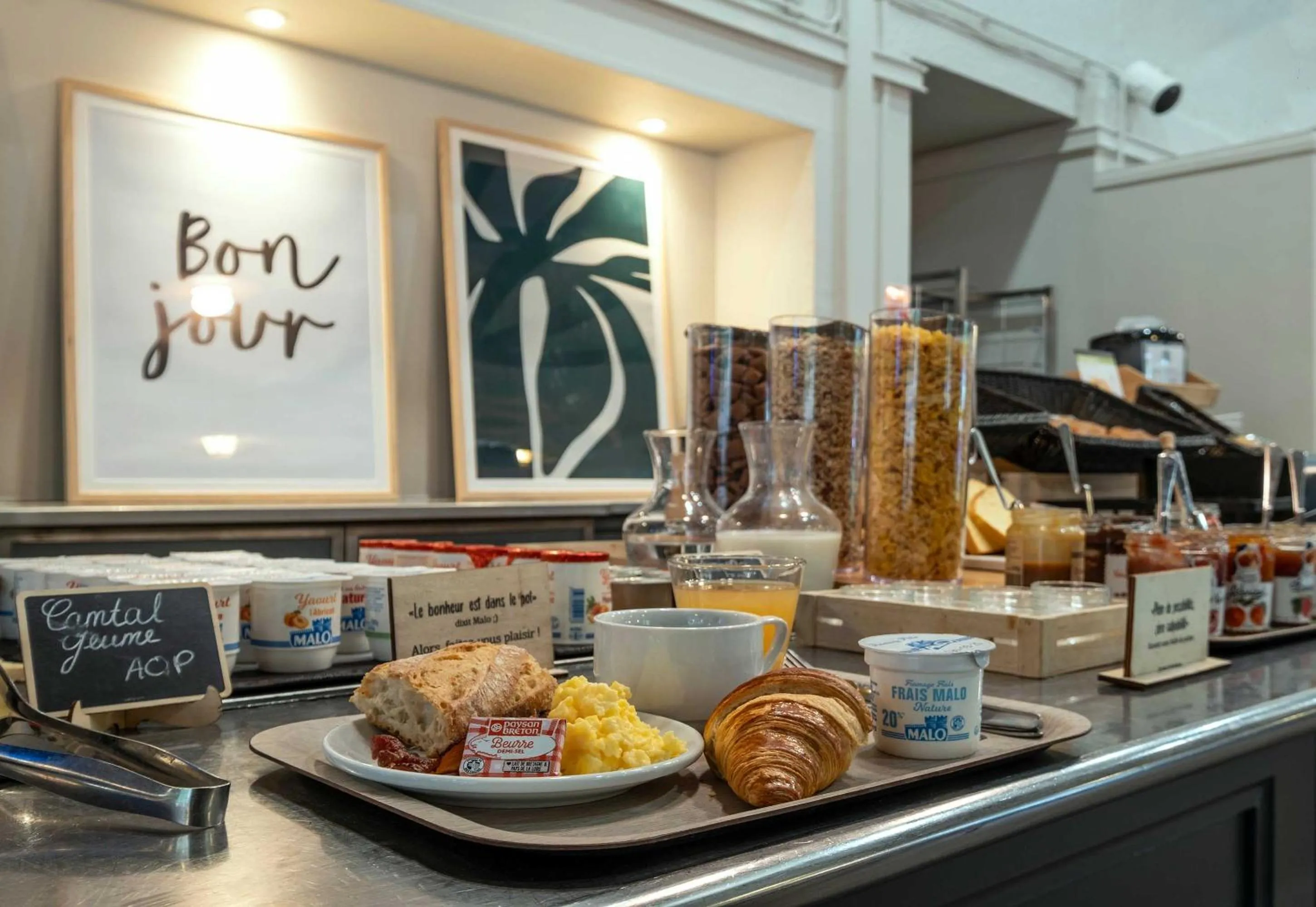 Breakfast in B&B HOTEL Niort Sud Venise Verte