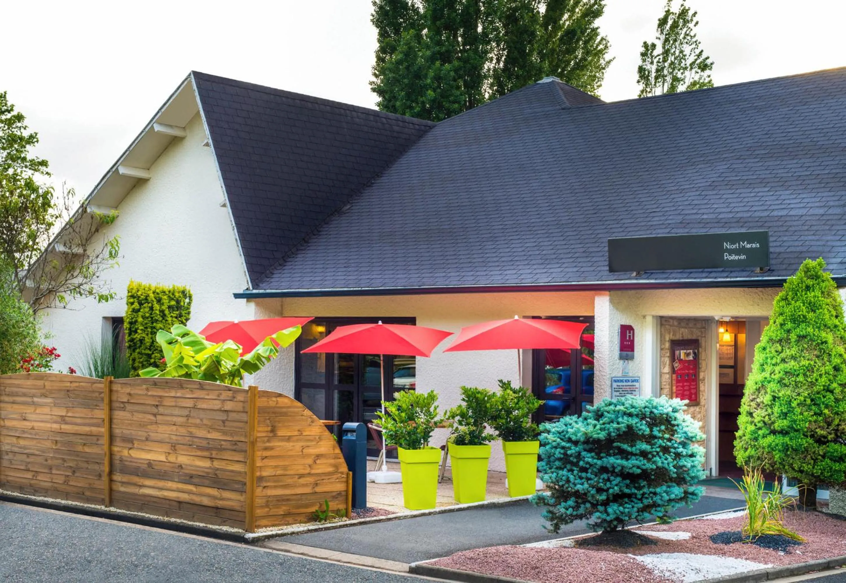 Property building in ibis Niort Marais Poitevin