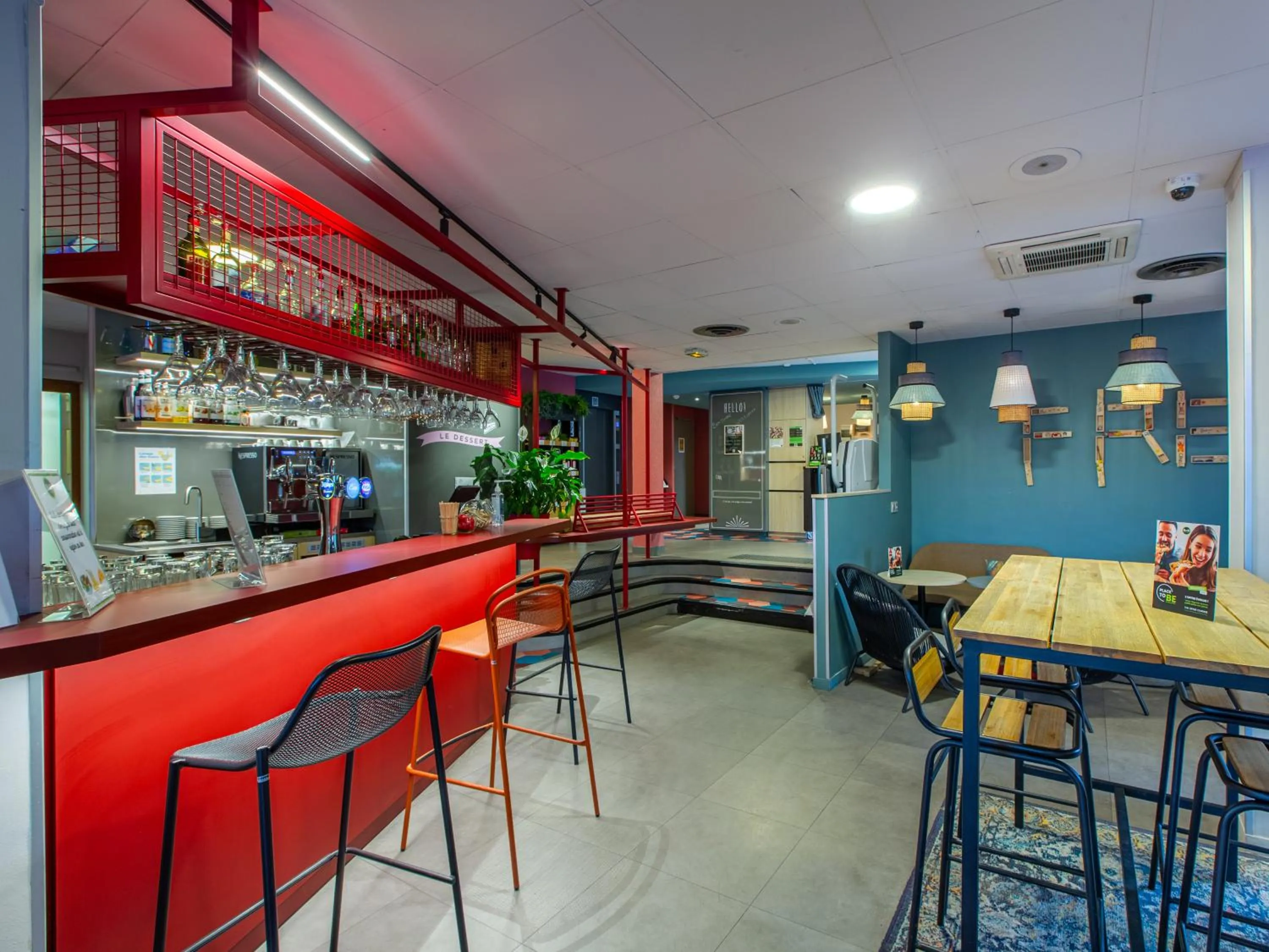 Restaurant/places to eat in B&B HOTEL Orléans Nord Saran