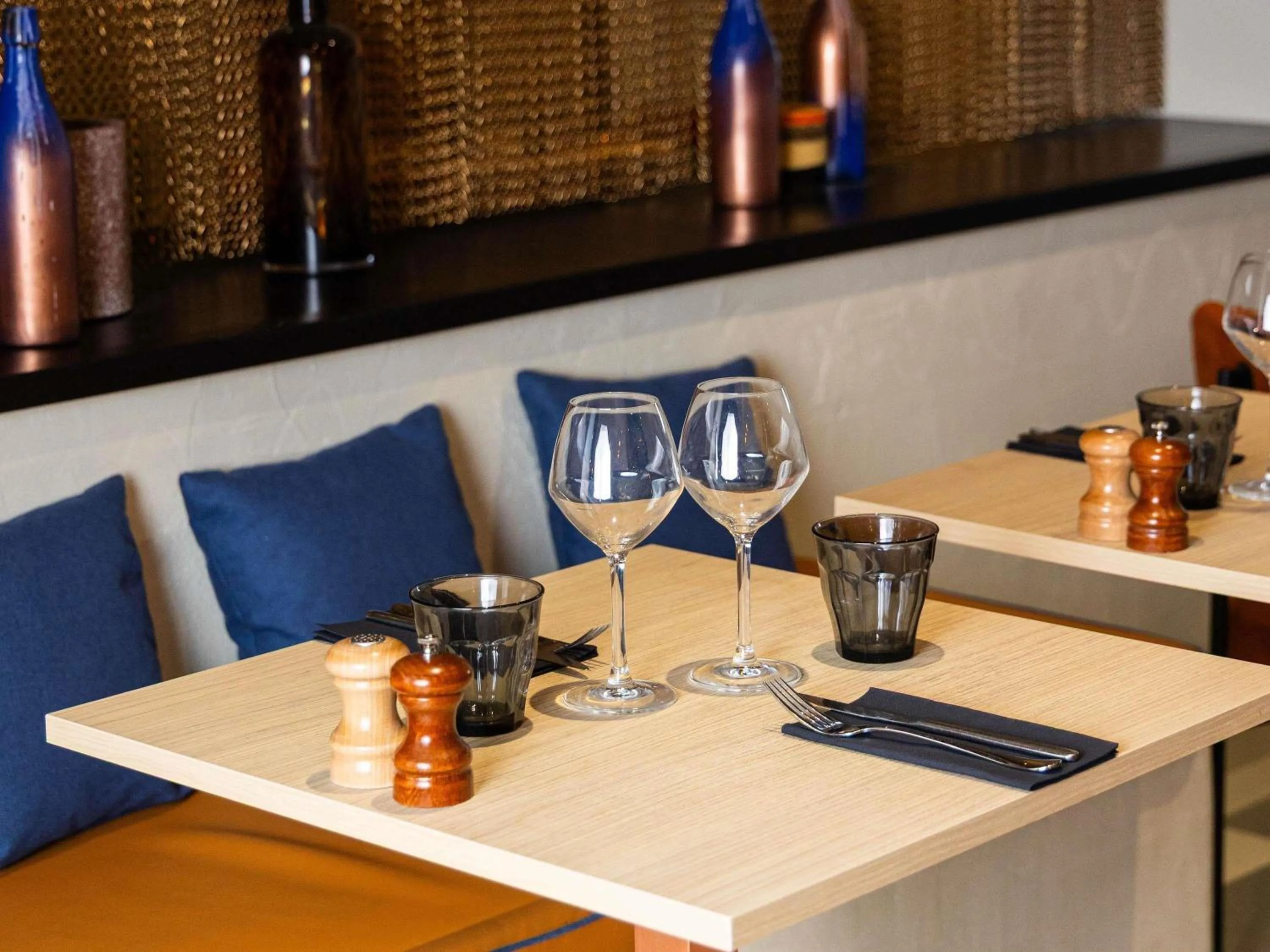 Restaurant/places to eat in ibis Paris Porte D'Orleans