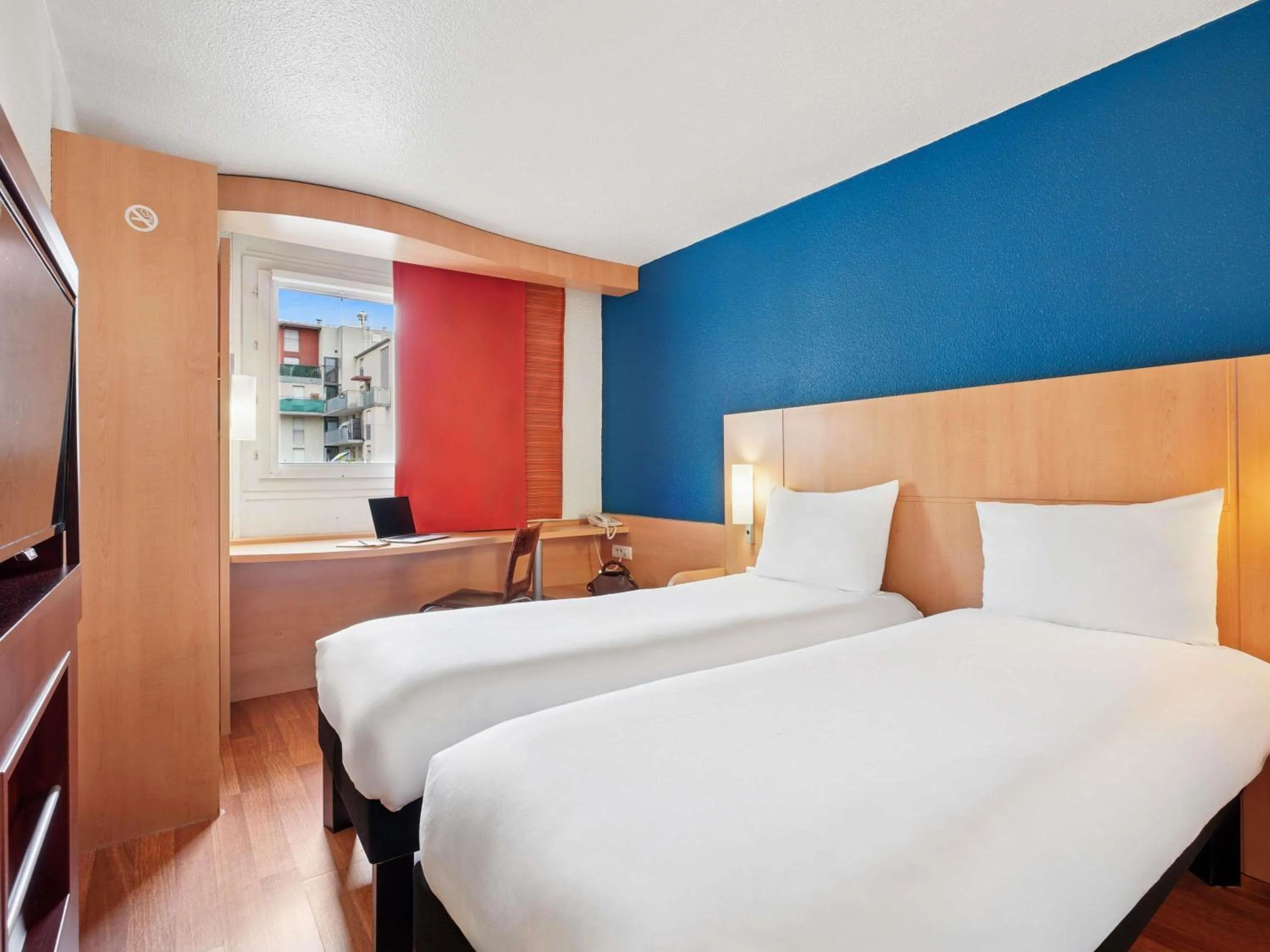 Bedroom, Bed in ibis Paris Porte D'Orleans