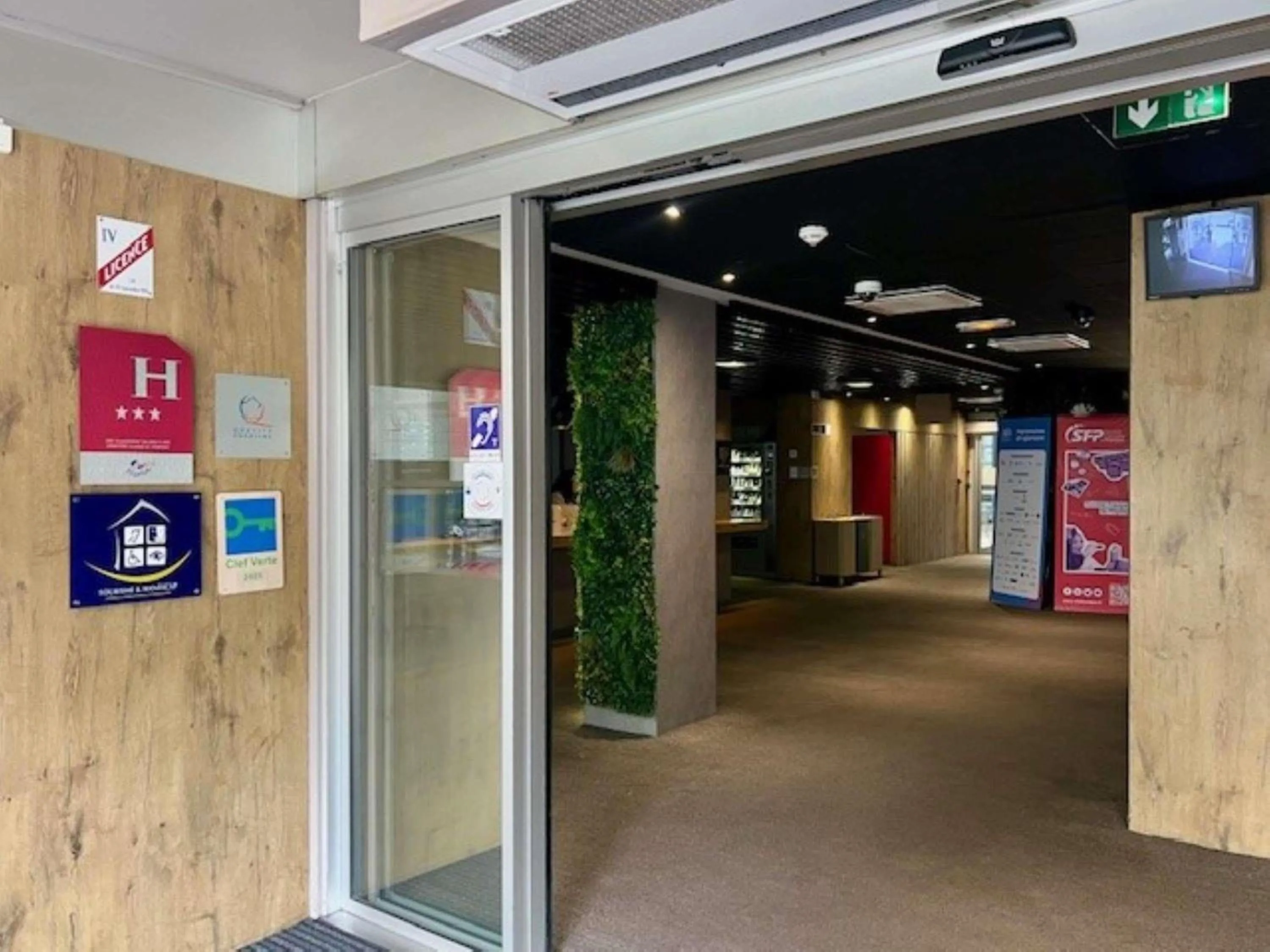 Property building in ibis Paris Porte D'Orleans