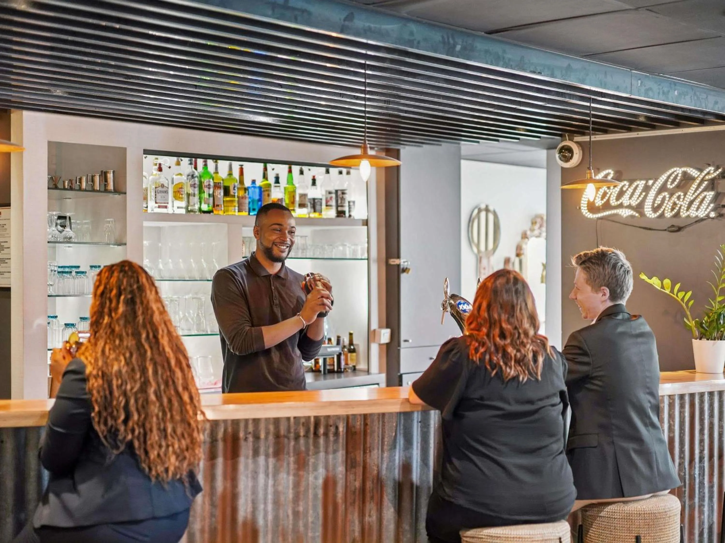 Lounge or bar in ibis Paris Porte D'Orleans