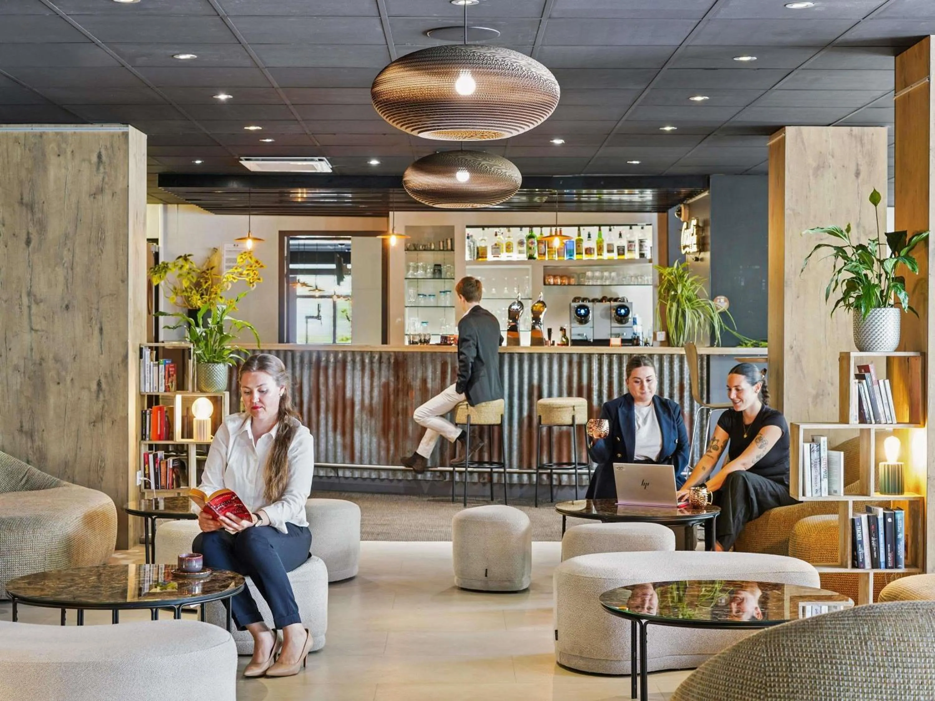 Lounge or bar in ibis Paris Porte D'Orleans