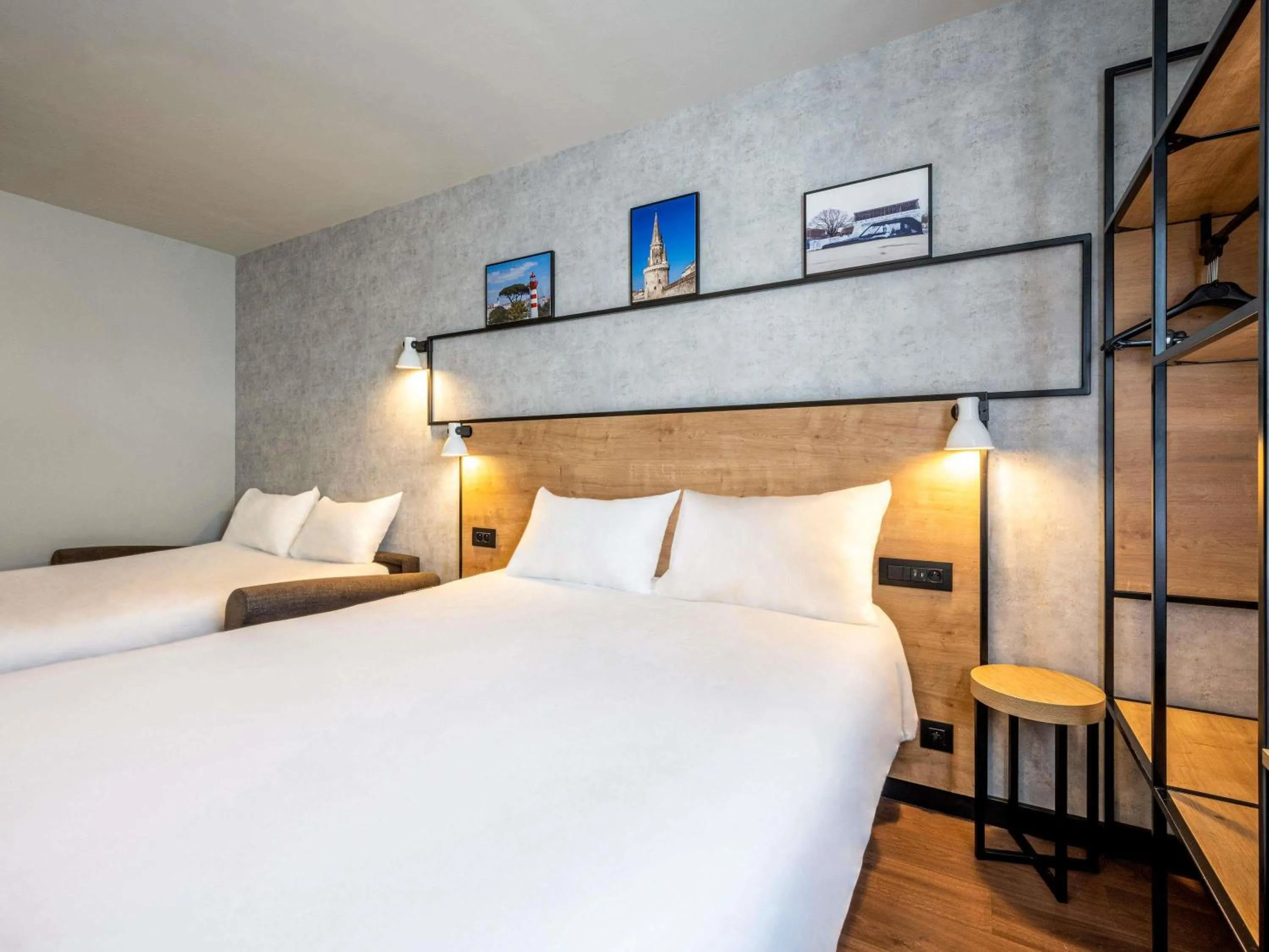 Bedroom, Bed in IBIS La Rochelle Vieux Port Centre