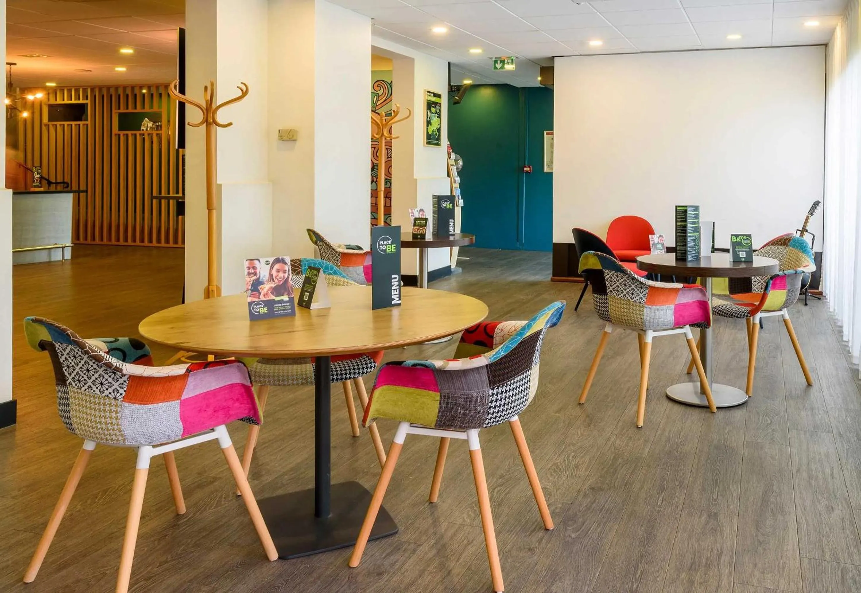 Seating area in B&B HOTEL Toulouse Université 3 étoiles