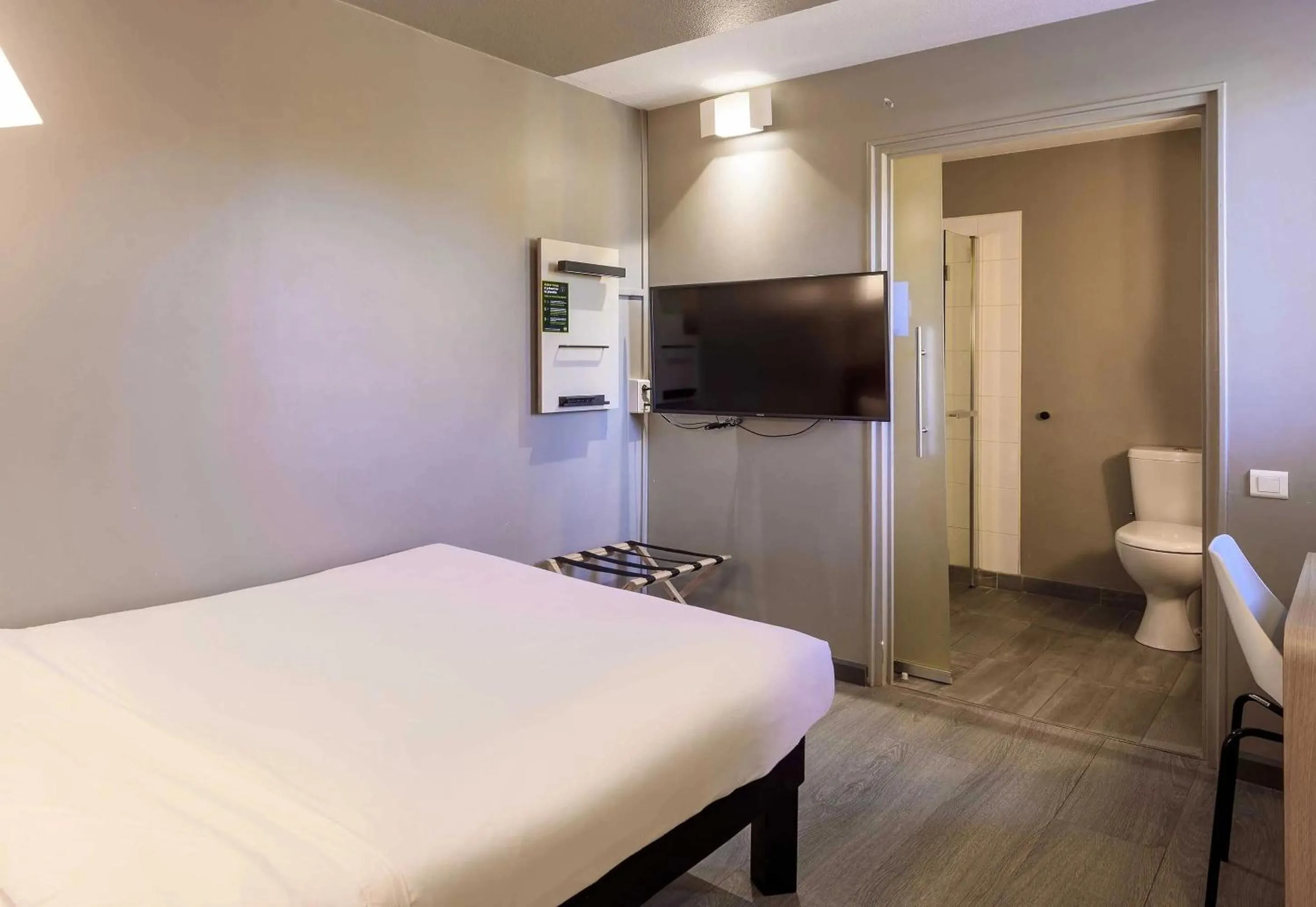 Bedroom, Bed in B&B HOTEL Toulouse Université 3 étoiles