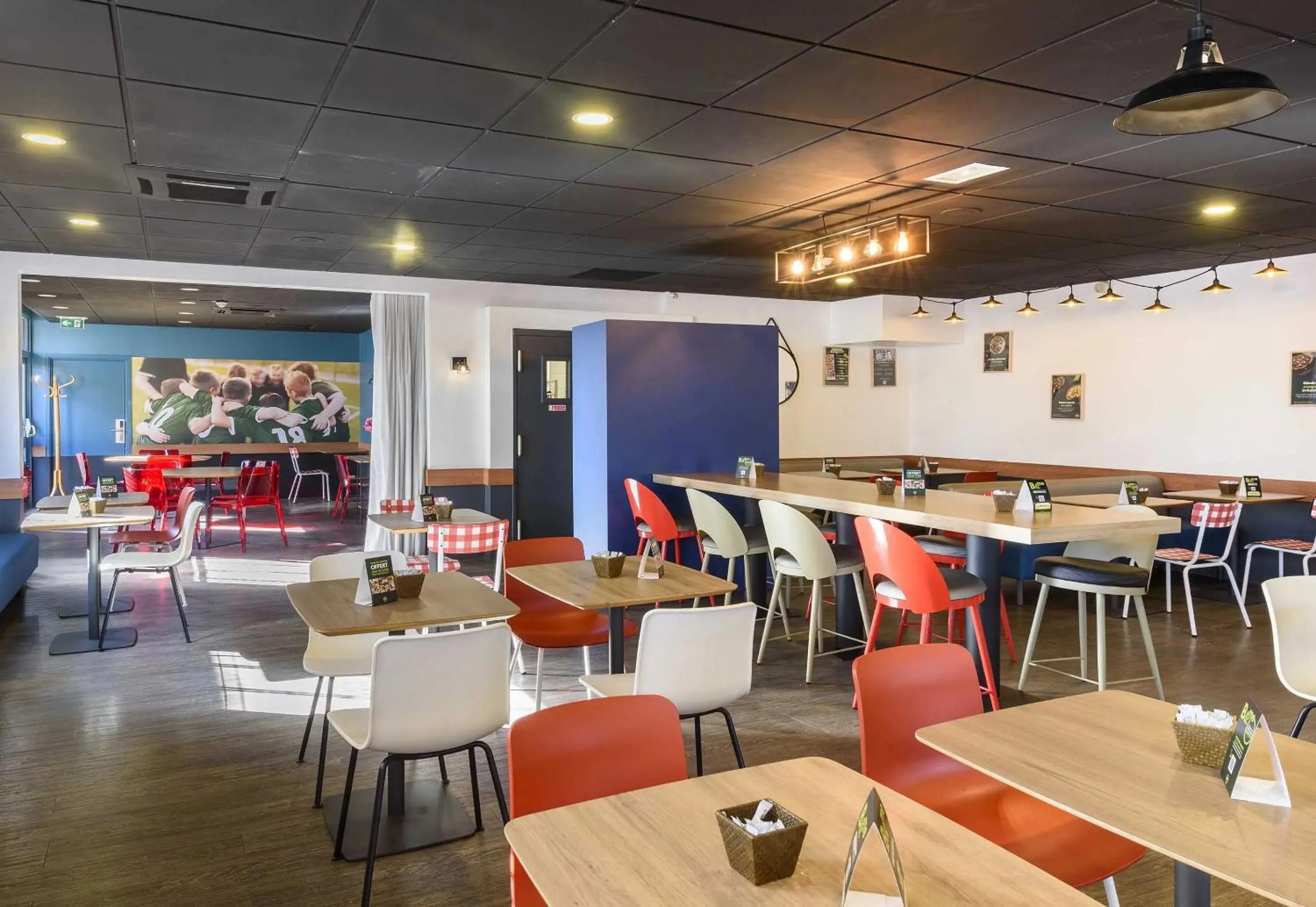 Dining area in B&B HOTEL Toulouse Université 3 étoiles