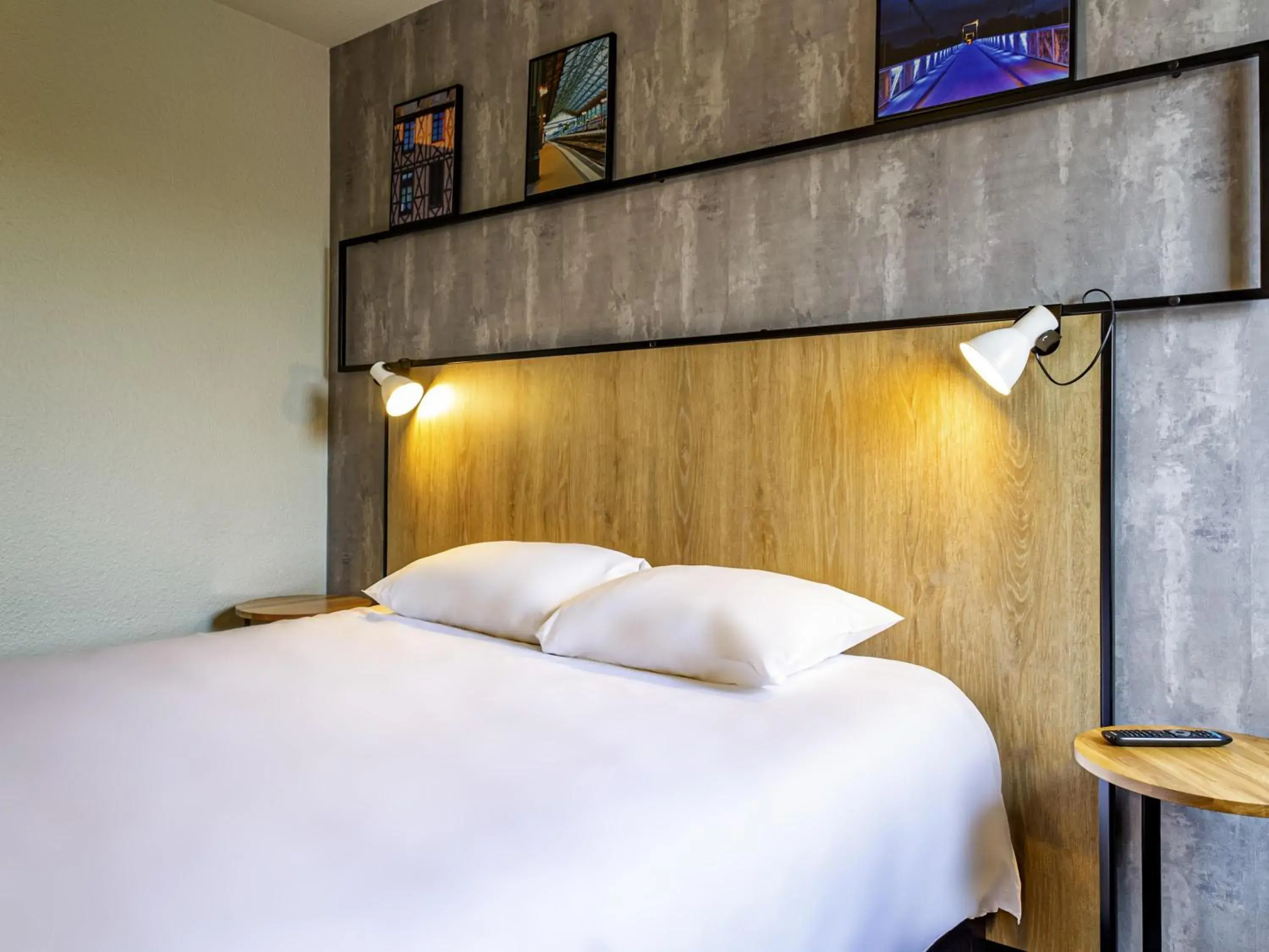 Standard Double Room - Accessible in ibis Tours Sud Standard Double Room - Accessible in ibis Tours Sud