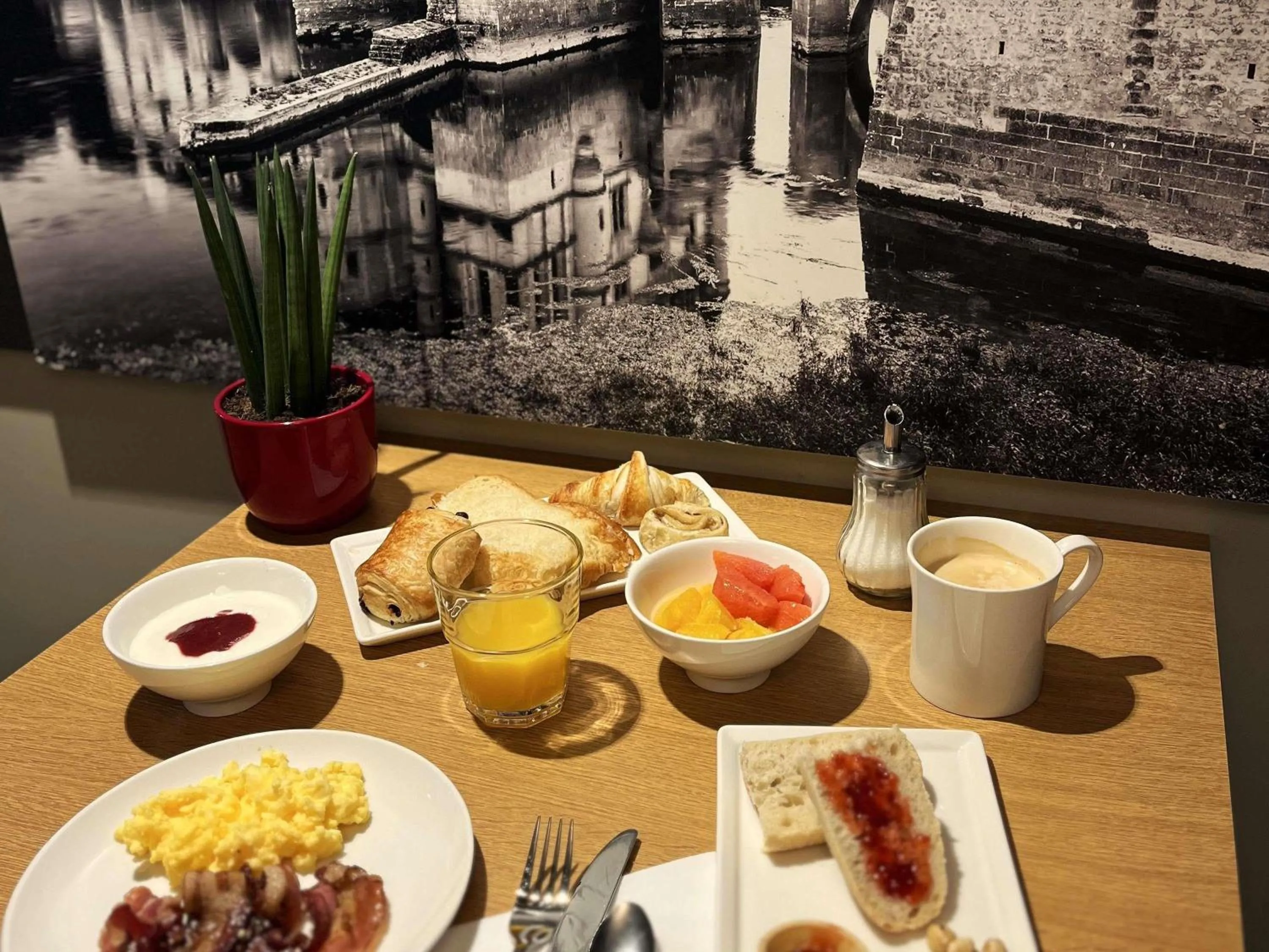 Breakfast in ibis Tours Nord