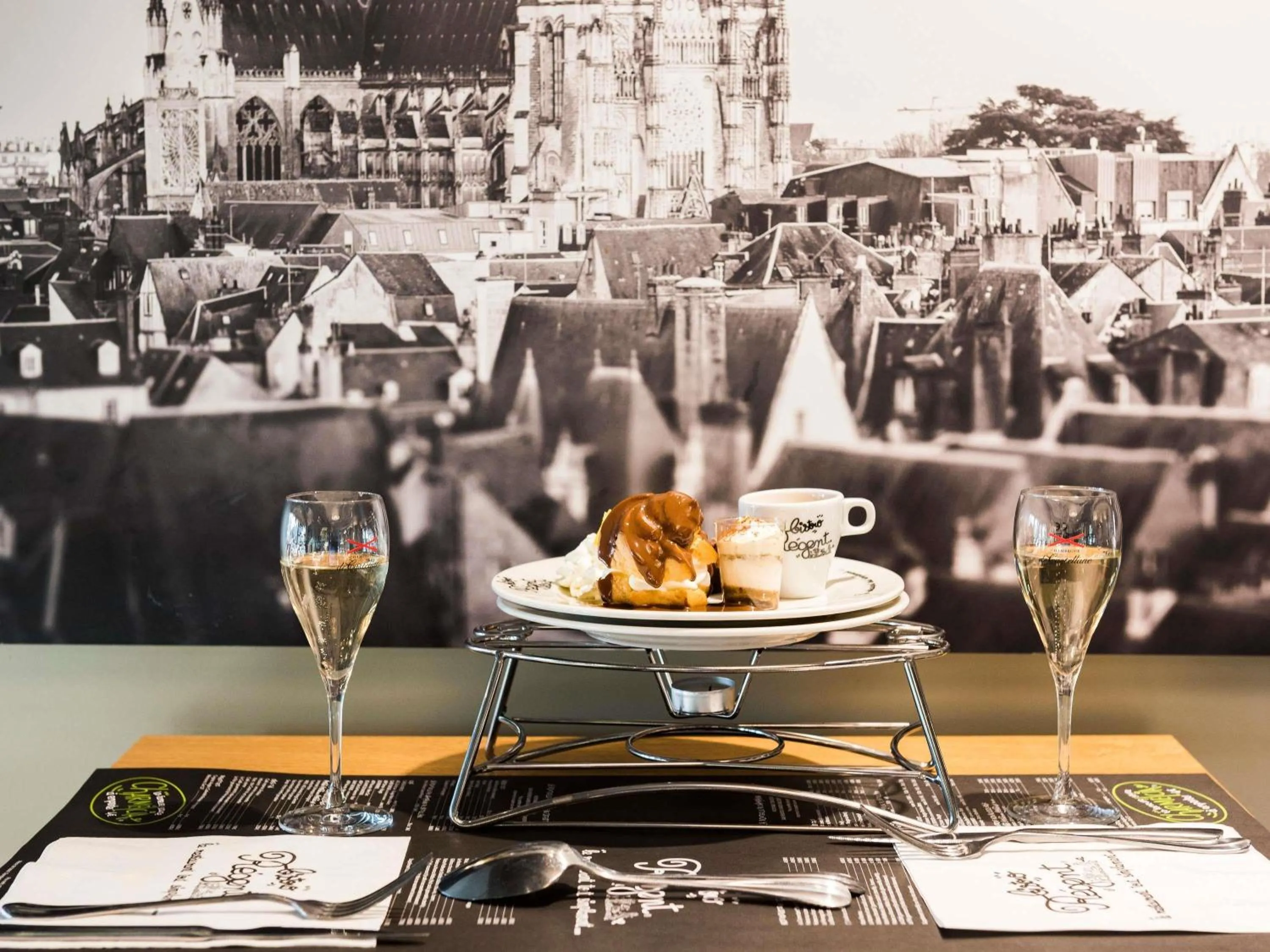 Restaurant/places to eat in ibis Tours Nord