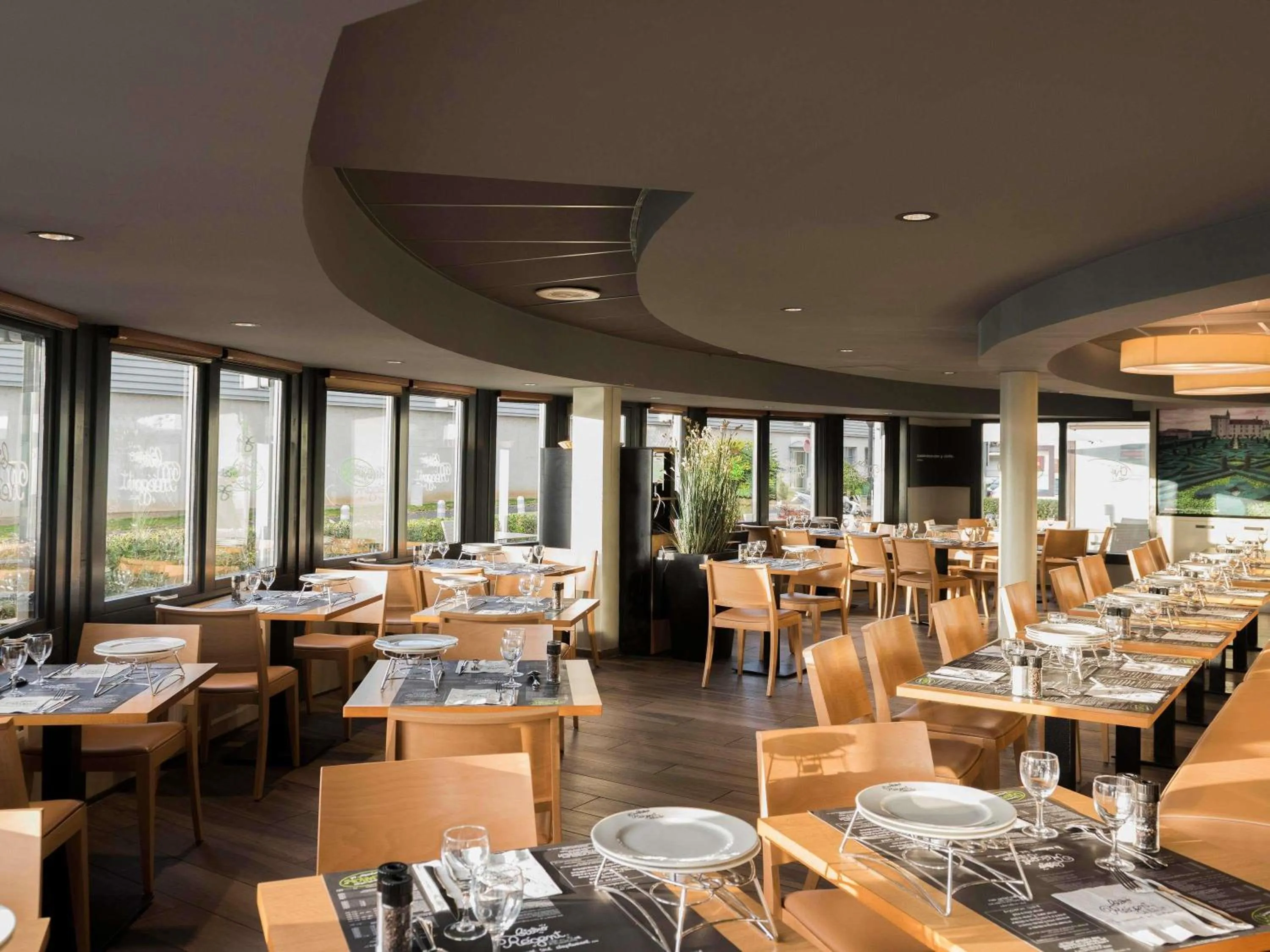 Restaurant/places to eat in ibis Tours Nord