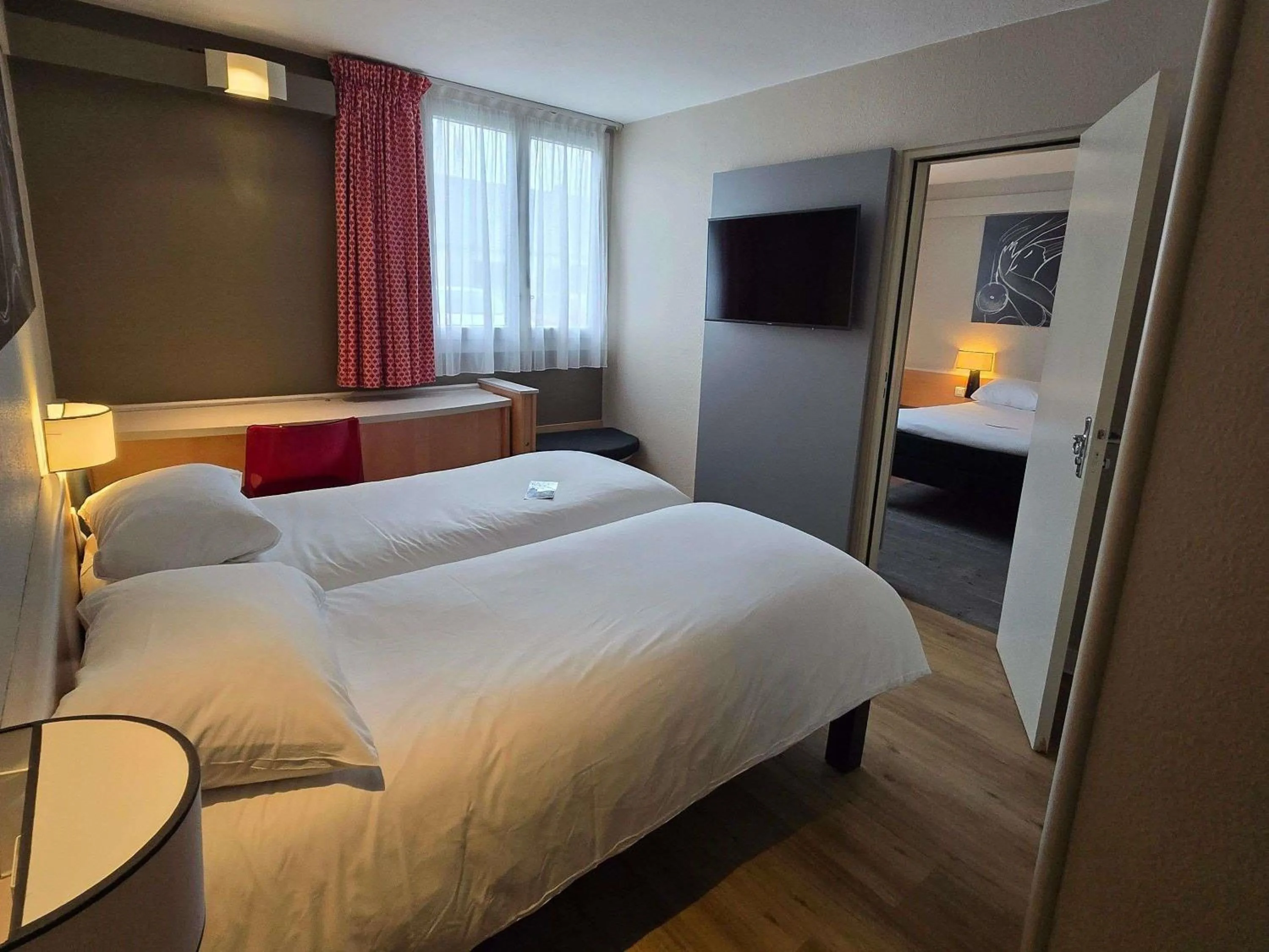 Bedroom, Bed in ibis Tours Nord